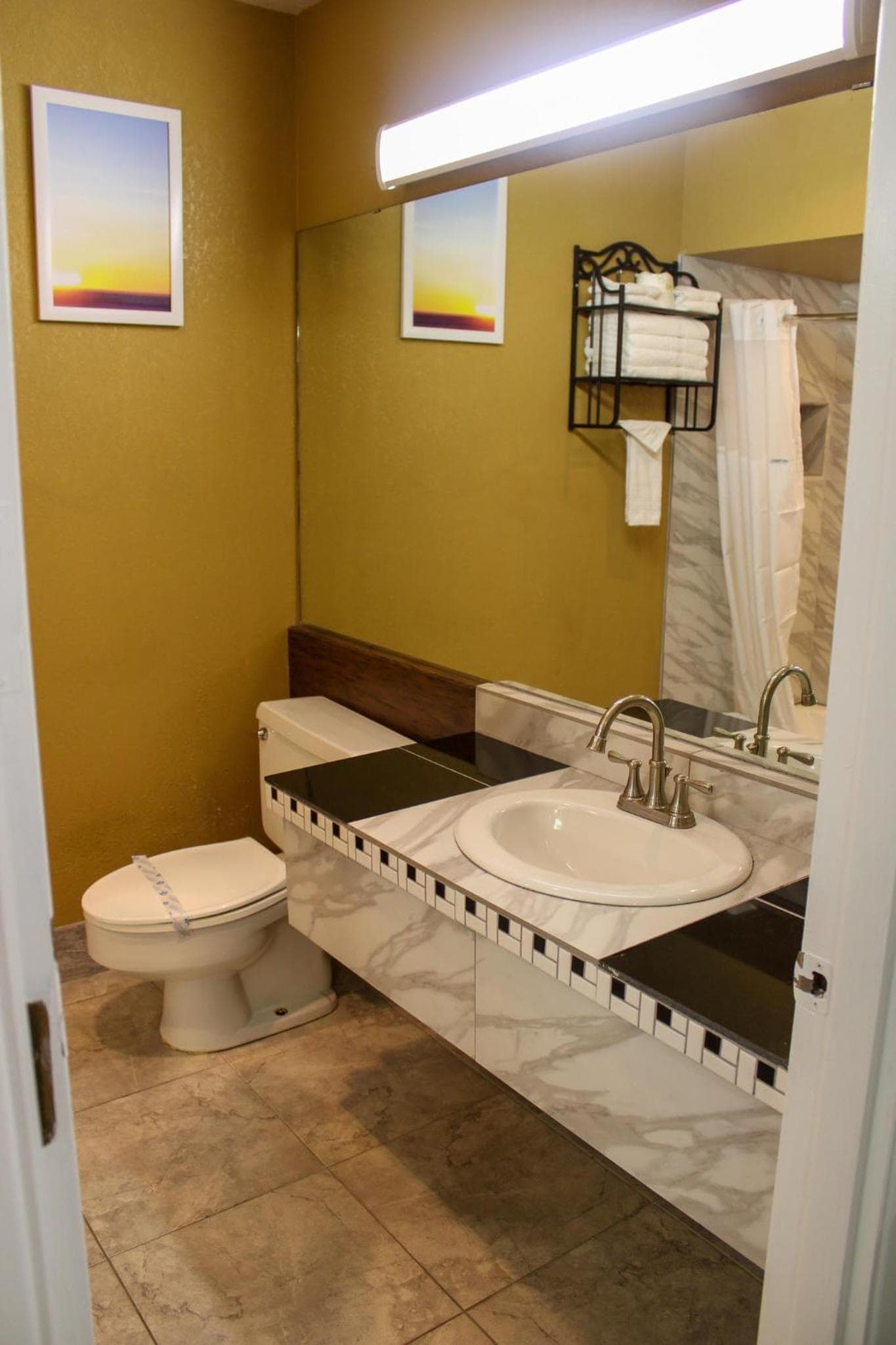 Days Inn by Wyndham Bend gallery photo in Bend, OR — image 32
