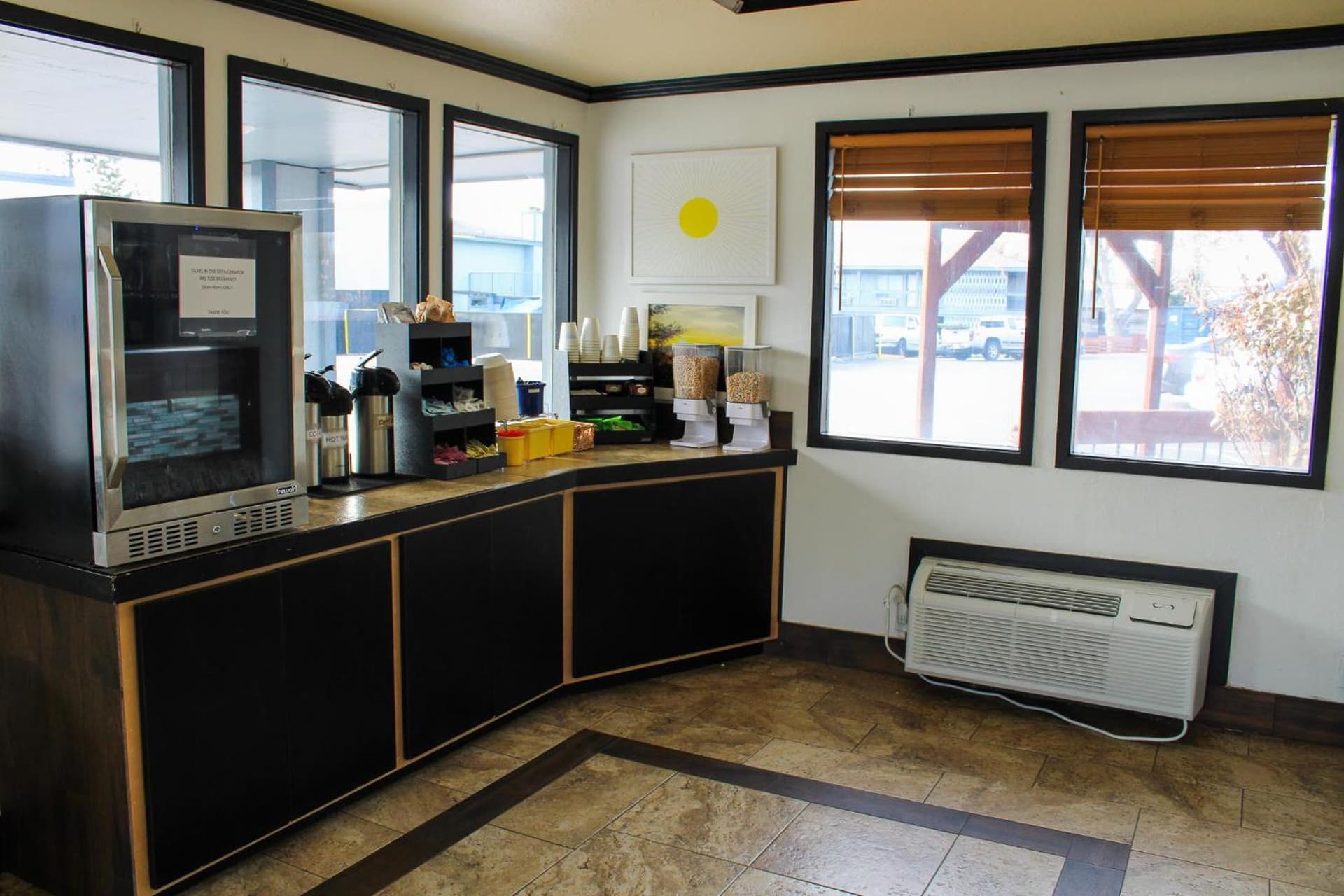 Days Inn by Wyndham Bend gallery photo in Bend, OR — image 5