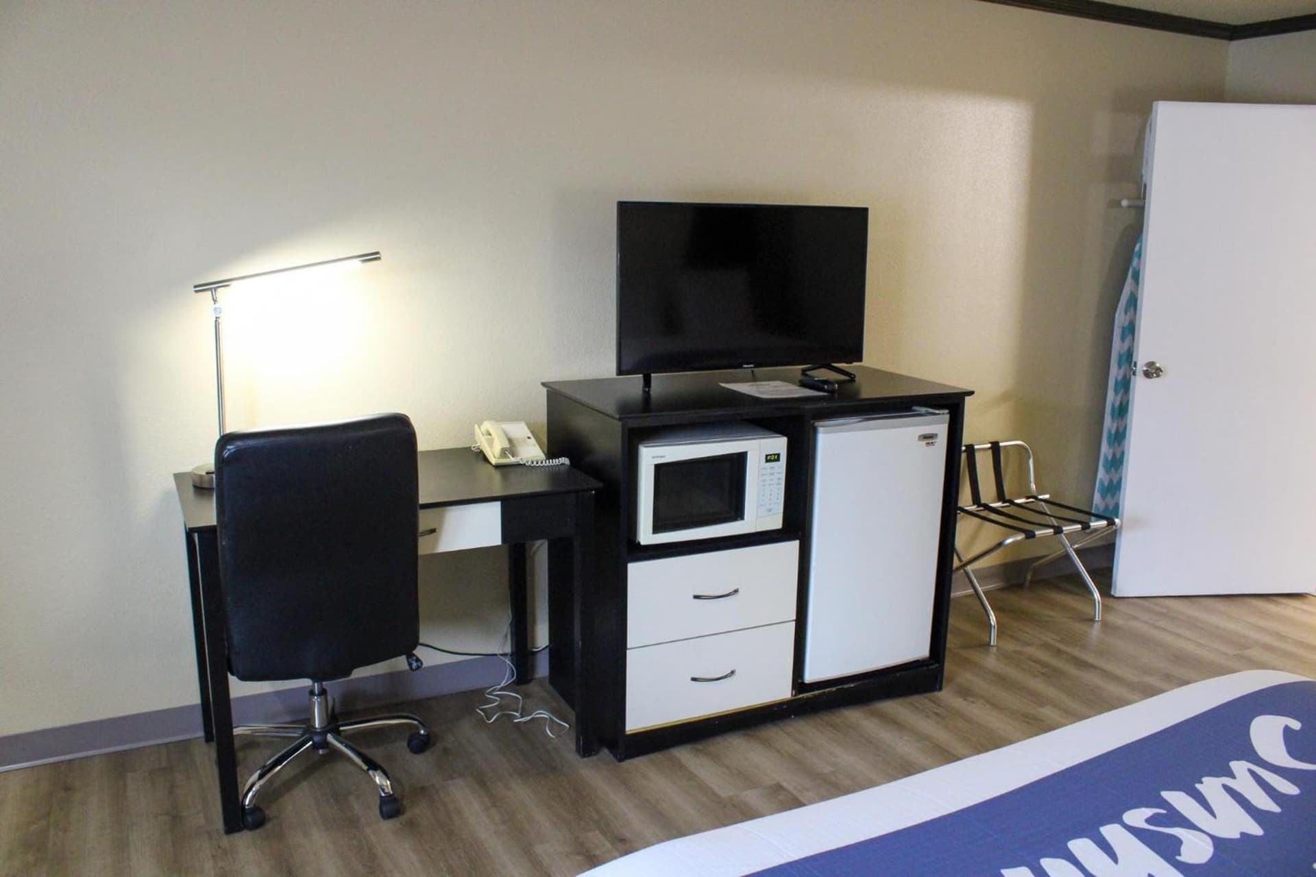 Days Inn by Wyndham Bend gallery photo in Bend, OR — image 8