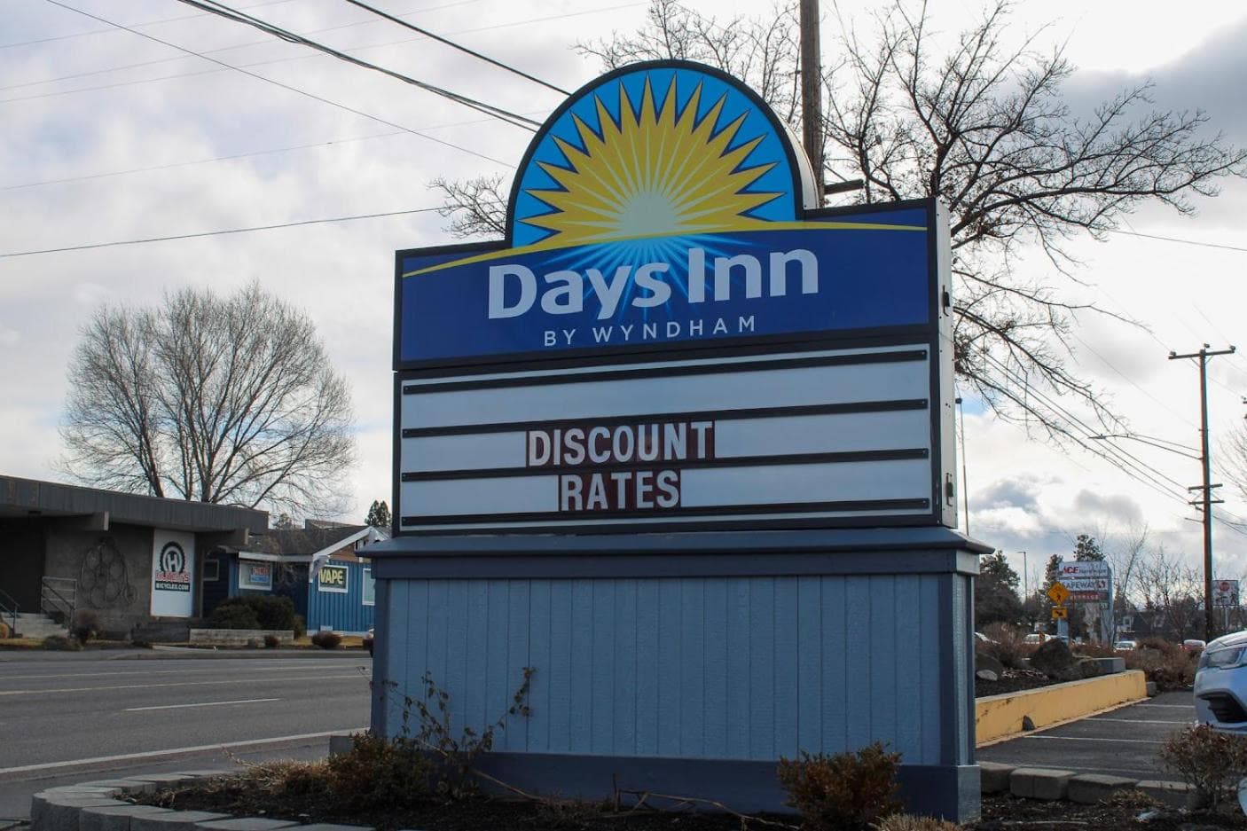Days Inn by Wyndham Bend gallery photo in Bend, OR — image 15