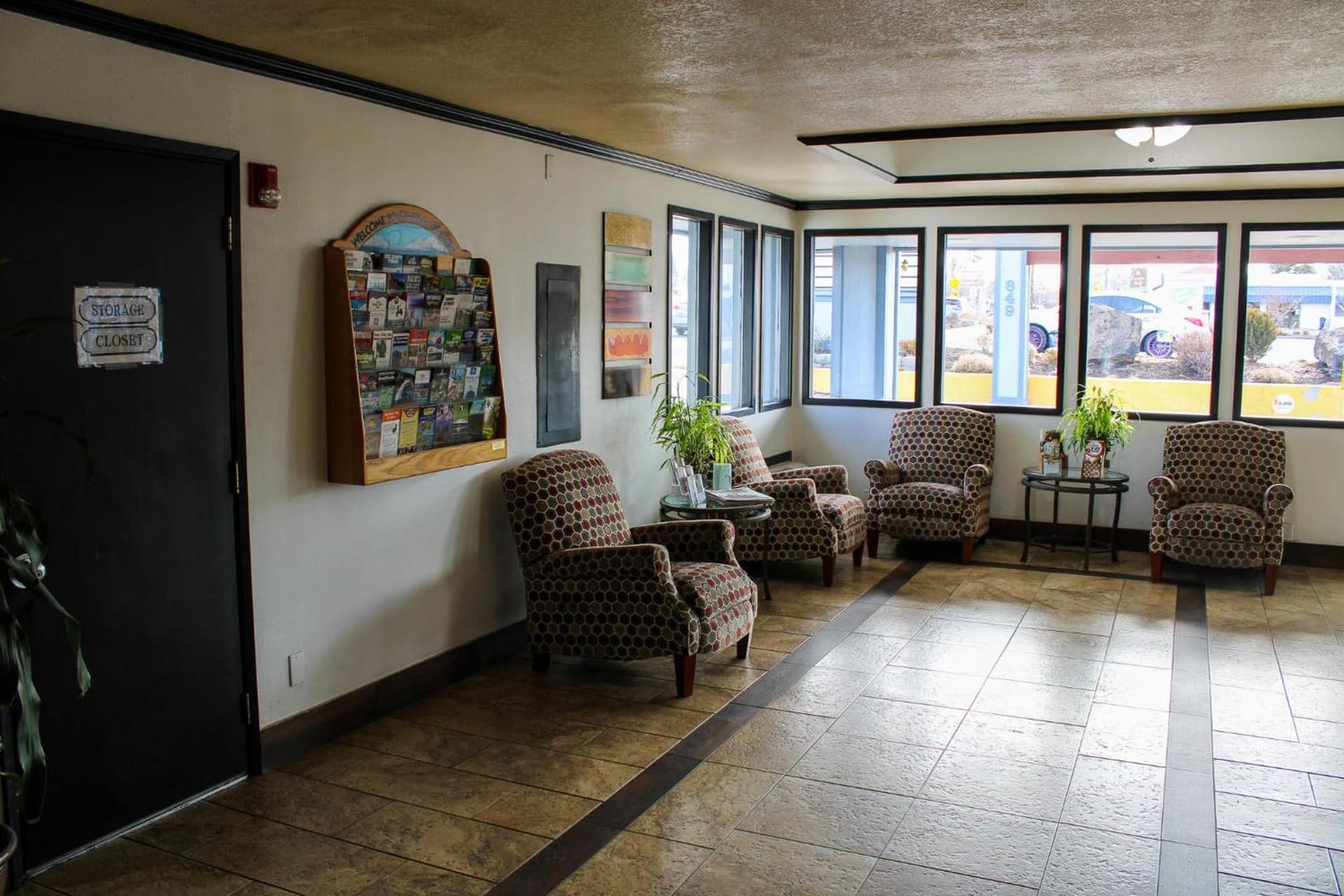 Days Inn by Wyndham Bend gallery photo in Bend, OR — image 21