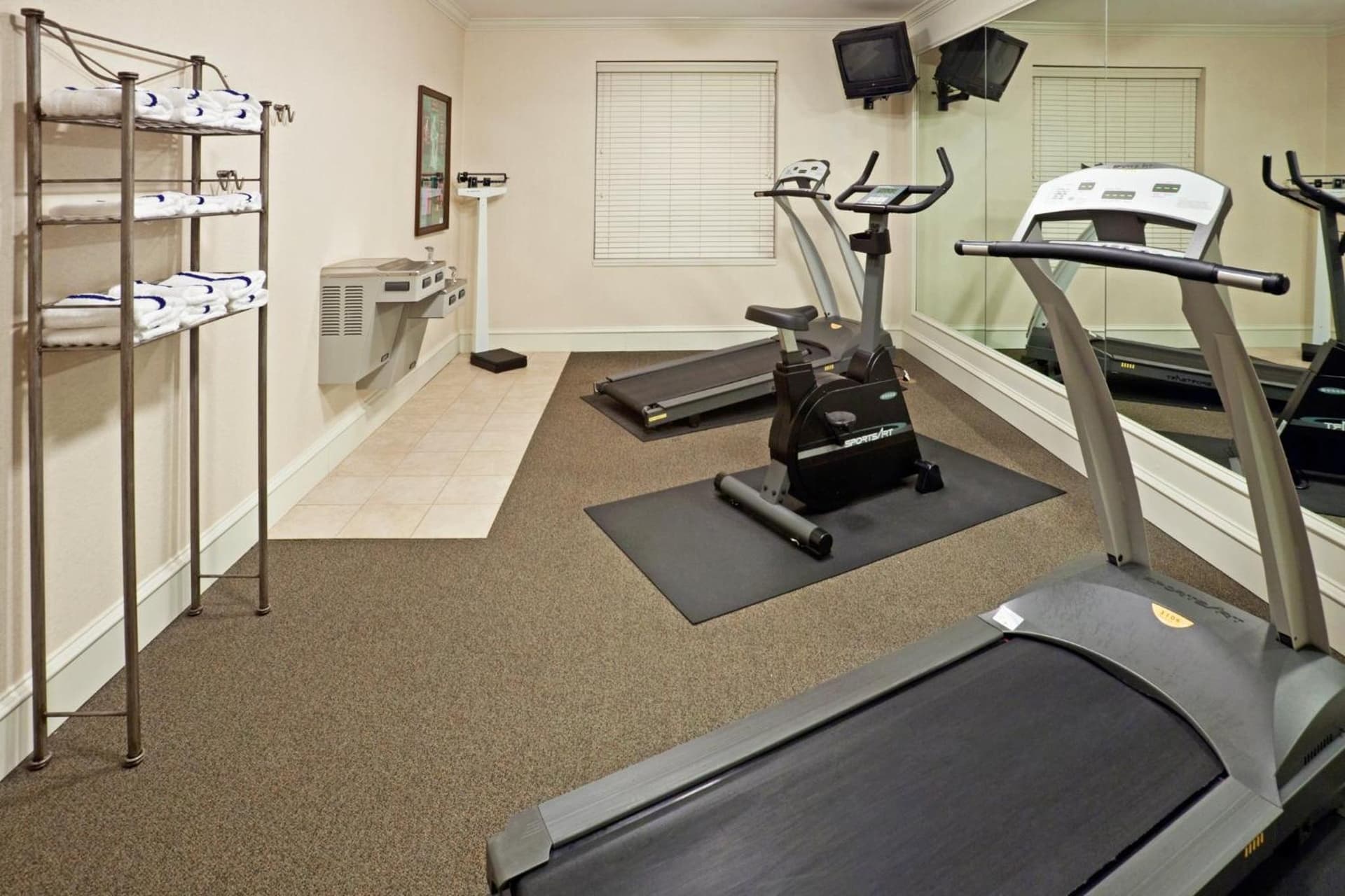 Holiday Inn Express & Suites Waxahachie by IHG gallery photo in Waxahachie, TX — image 4