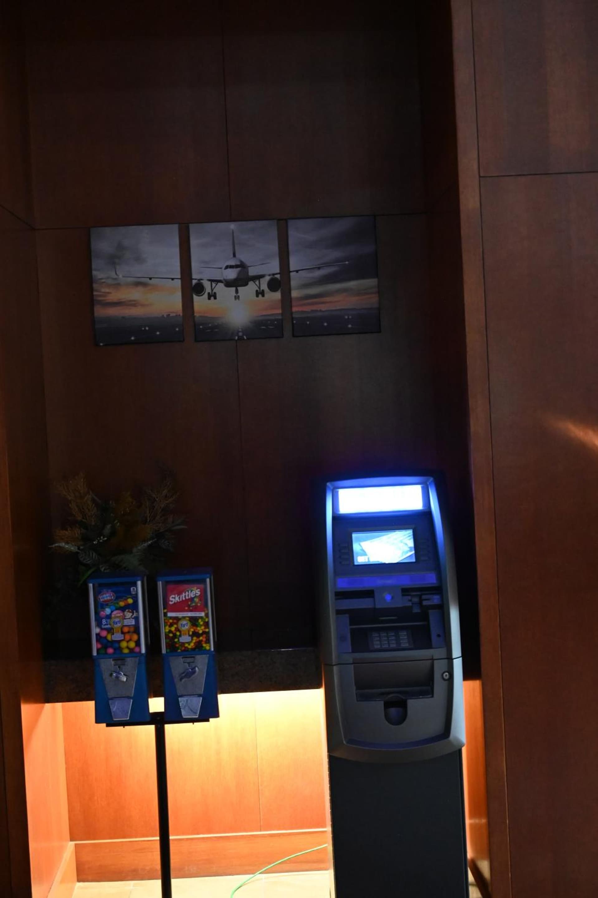 Atrium Hotel and Suites DFW Airport gallery photo in Irving, TX — image 4