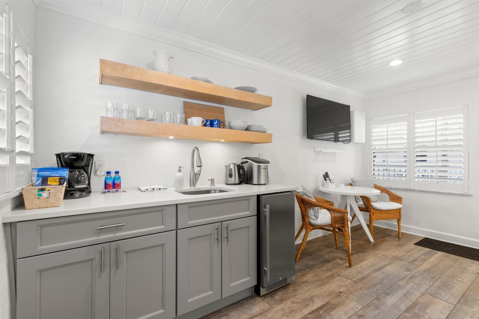 Inn on the Beach gallery photo in St Pete Beach, FL — image 51