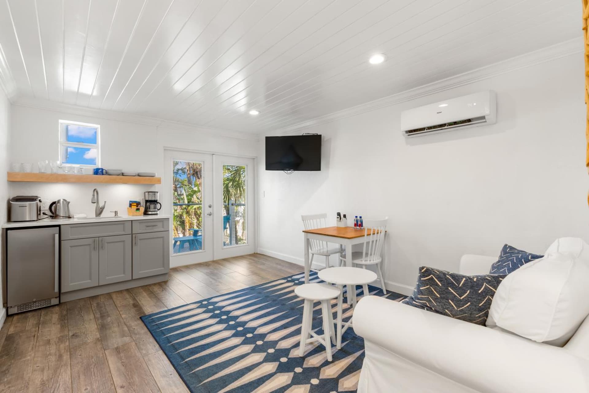 Inn on the Beach gallery photo in St Pete Beach, FL — image 56