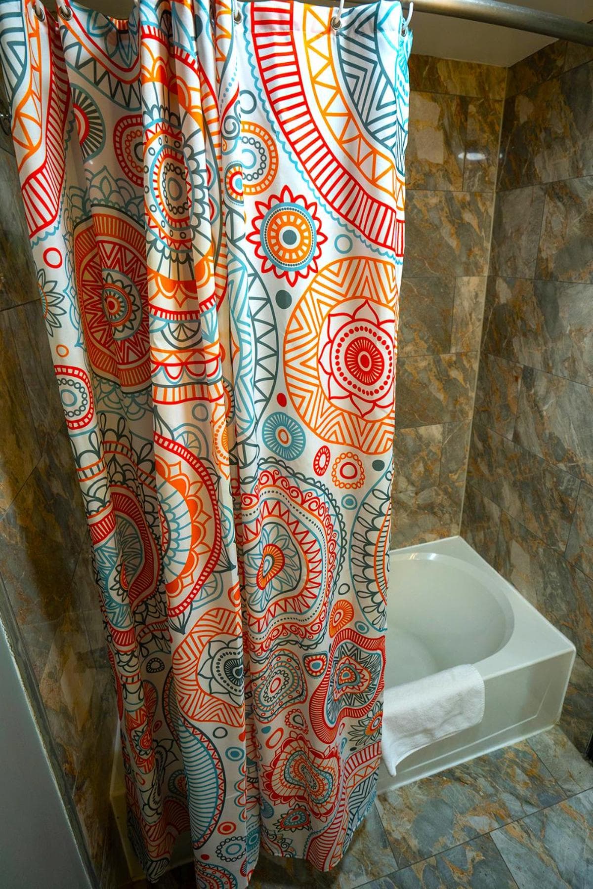 Philly Inn & Suites interior in Philadelphia, PA — gallery photo 2