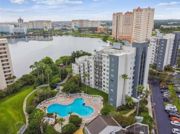 Remodeled 2BD/2BA Condo mins from Universal Studio property views in Orlando, FL — gallery photo 3