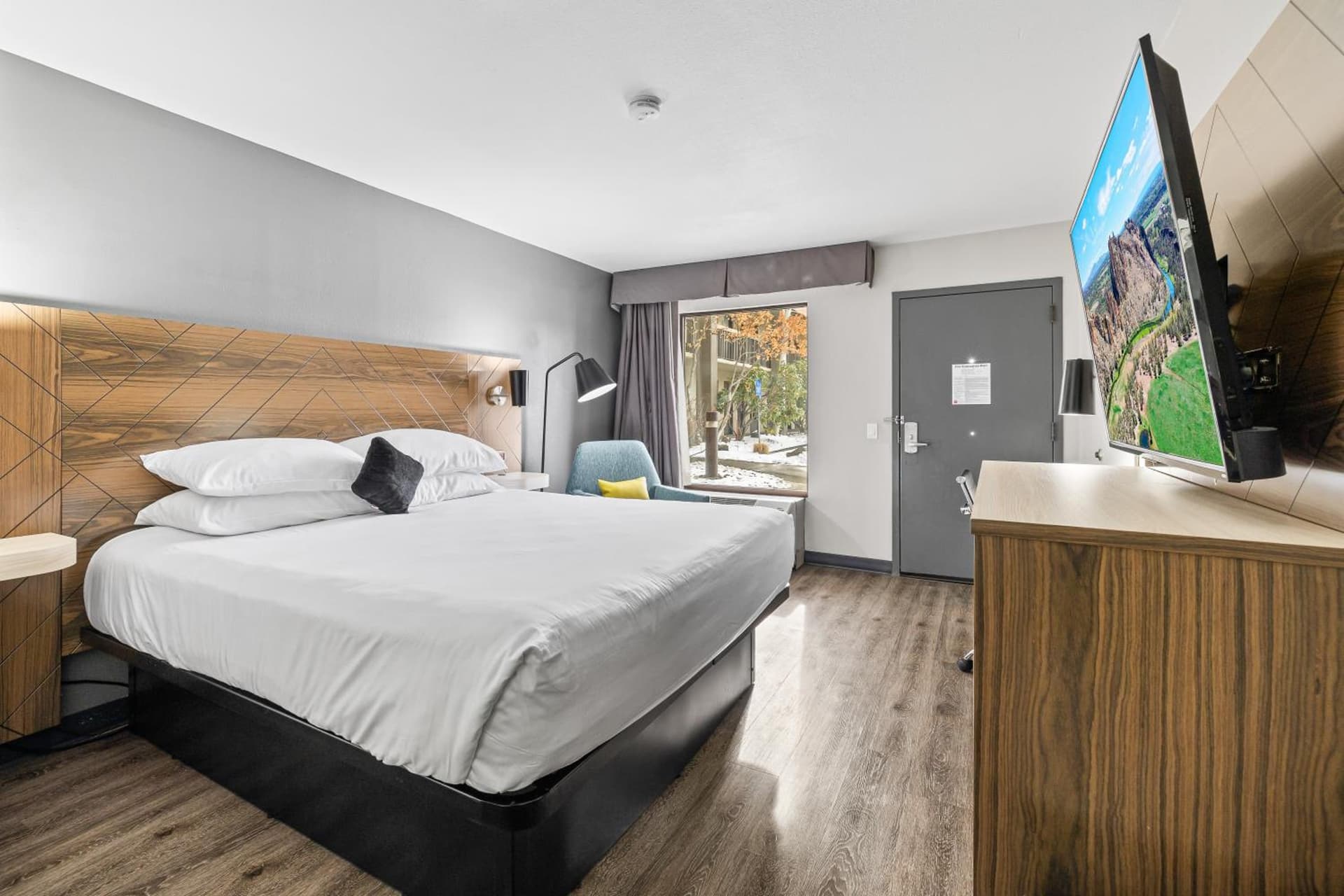 Red Lion Inn & Suites Deschutes River - Bend gallery photo in Bend, OR — image 38