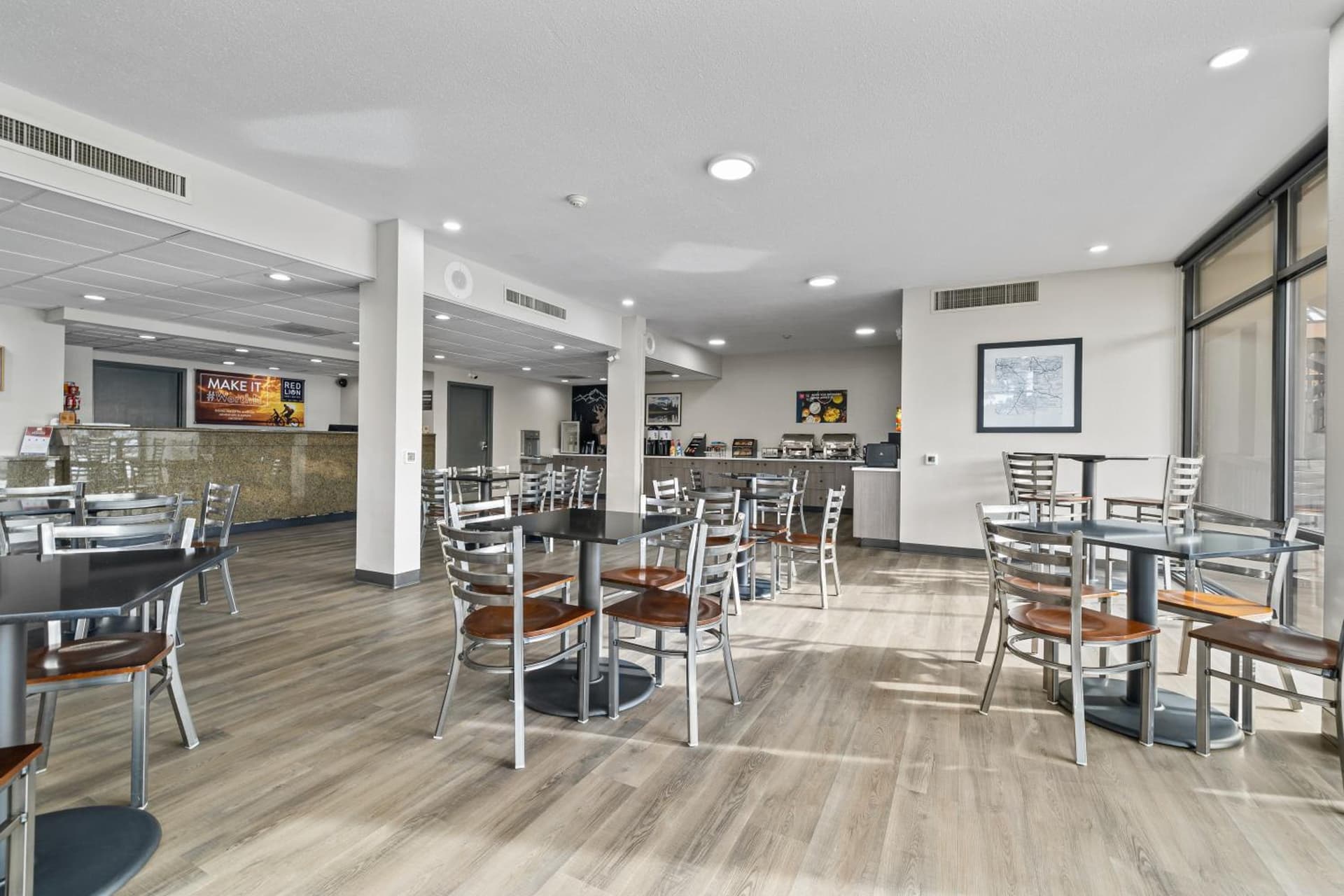 Red Lion Inn & Suites Deschutes River - Bend property views in Bend, OR — gallery photo 3
