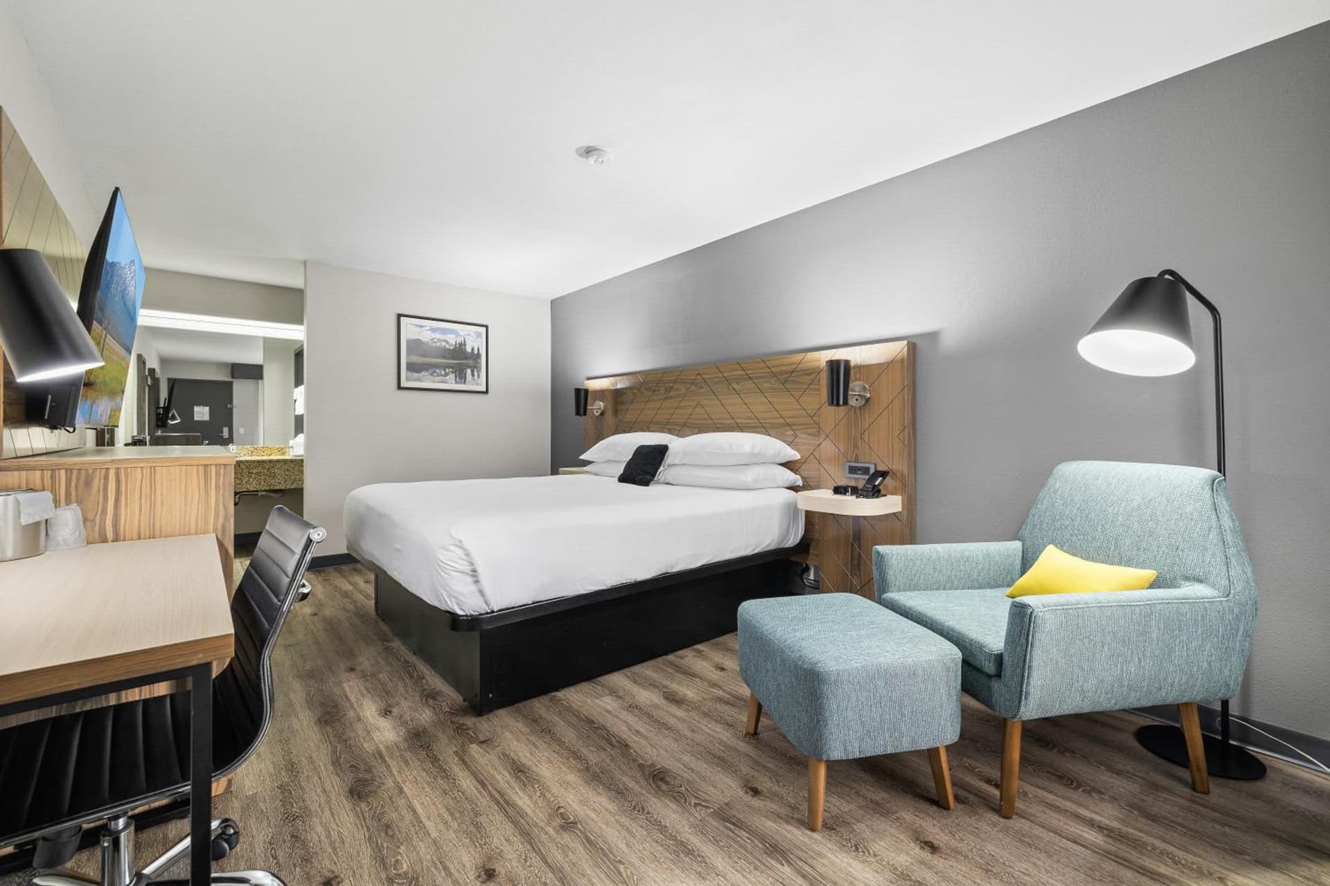 Red Lion Inn & Suites Deschutes River - Bend gallery photo in Bend, OR — image 23
