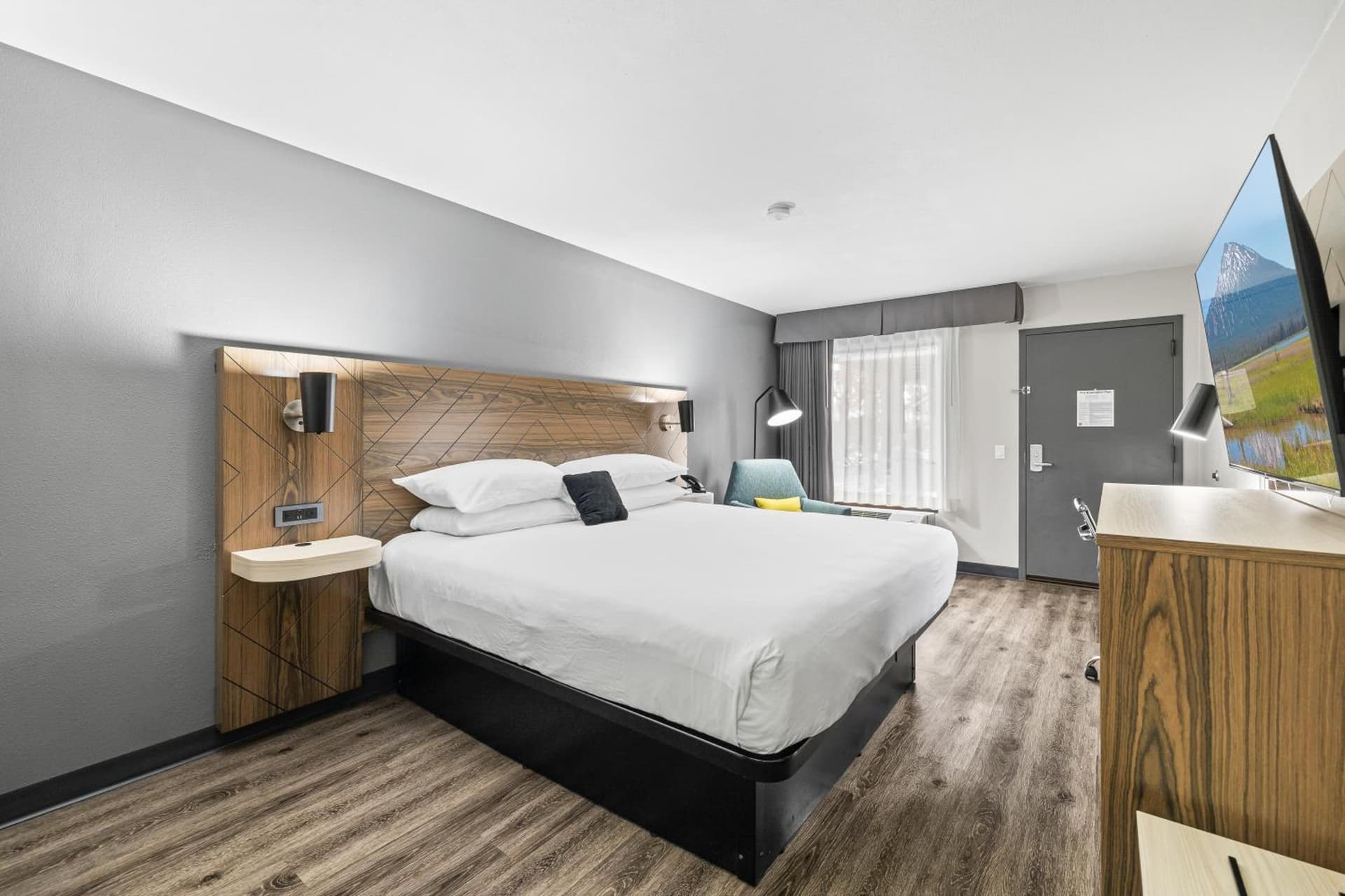 Red Lion Inn & Suites Deschutes River - Bend gallery photo in Bend, OR — image 33