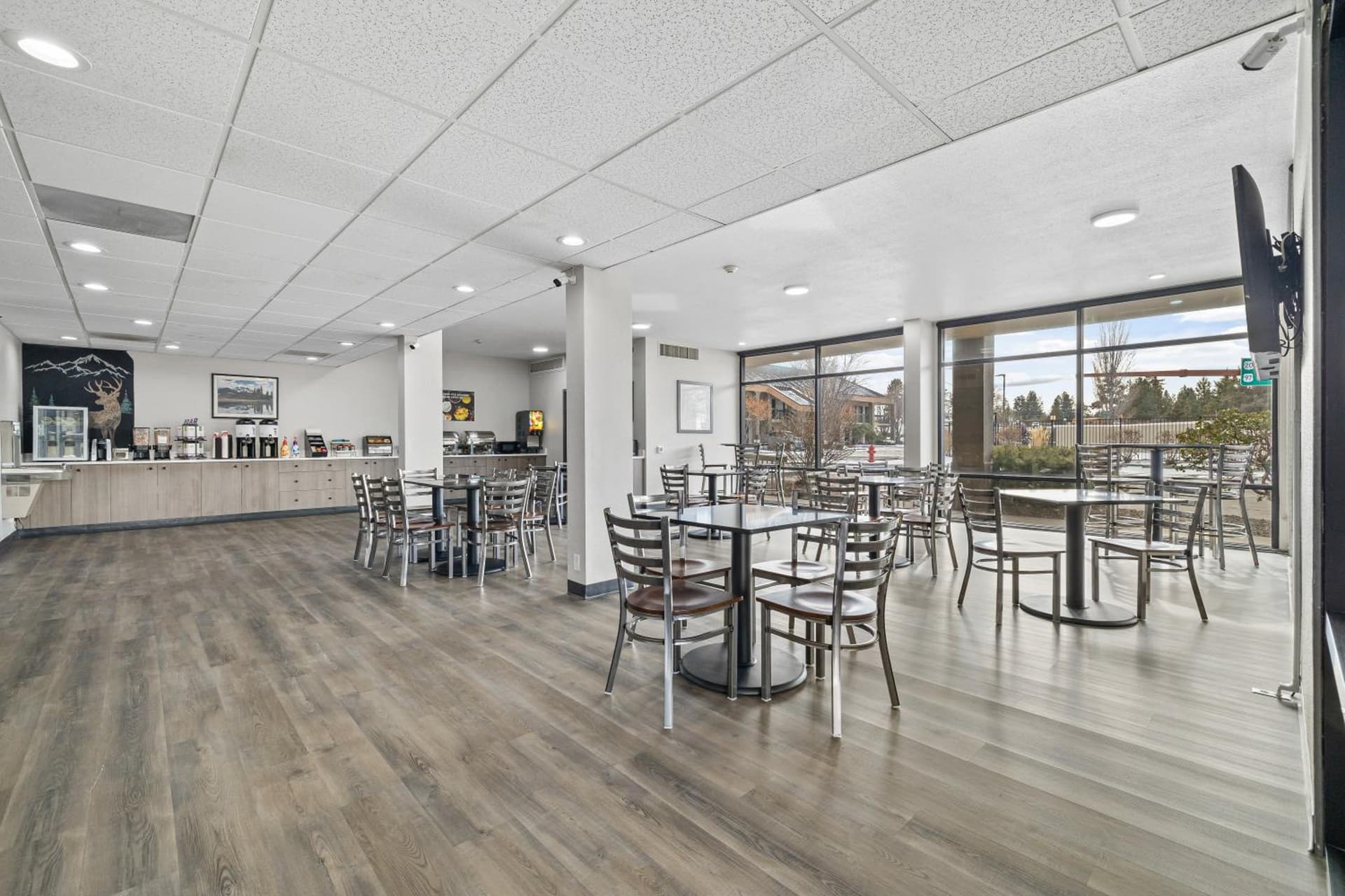 Red Lion Inn & Suites Deschutes River - Bend gallery photo in Bend, OR — image 34