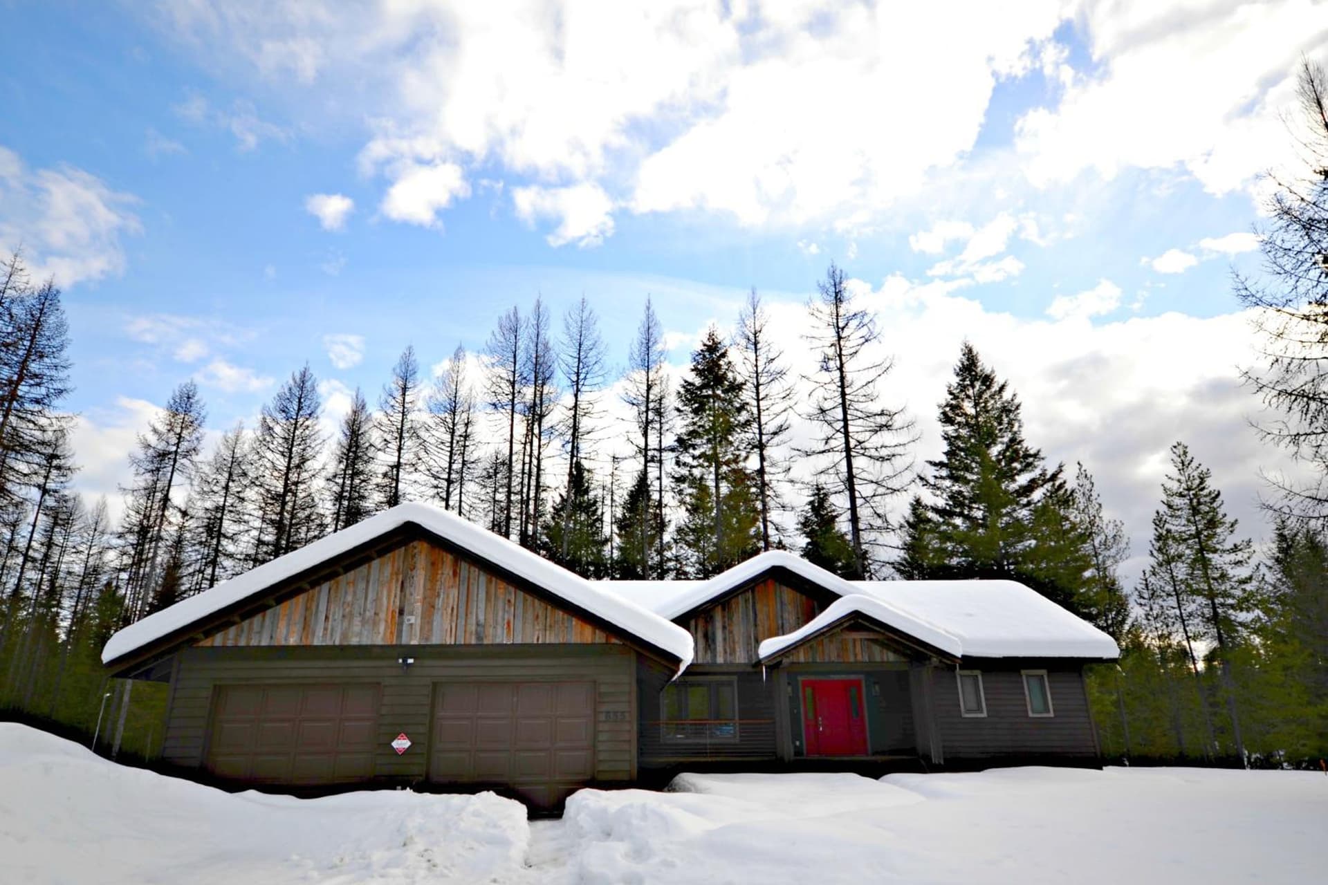 Stillwater River Escape property views in Whitefish, MT — gallery photo 3