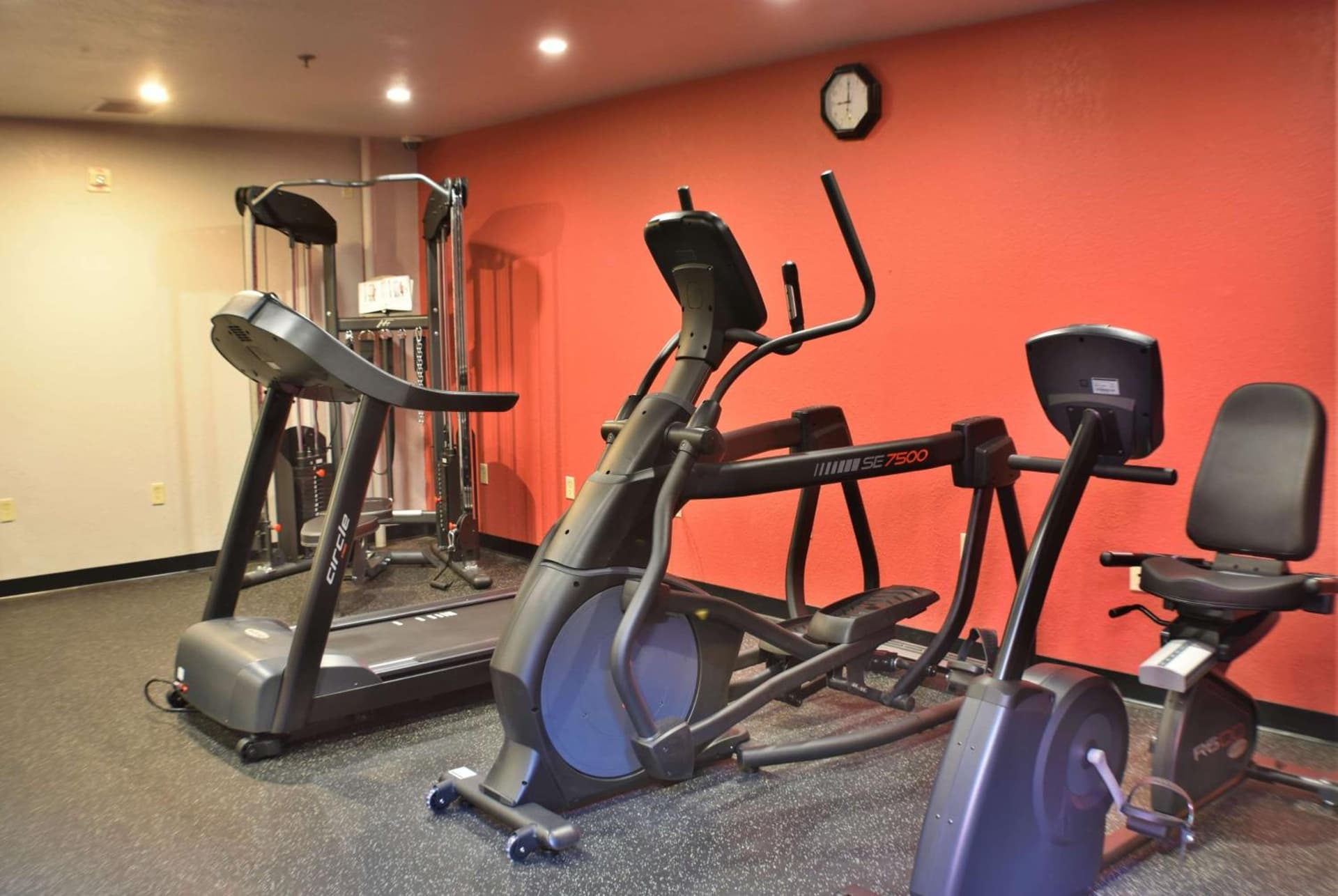 Ramada by Wyndham Sioux Falls Airport - Waterpark Resort & Event Center gallery photo in Sioux Falls, SD — image 98