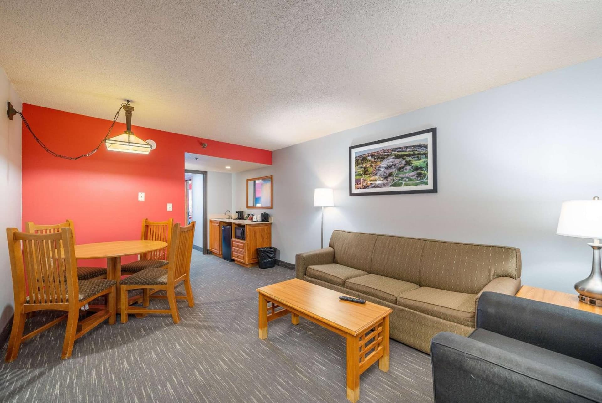 Ramada by Wyndham Sioux Falls Airport - Waterpark Resort & Event Center gallery photo in Sioux Falls, SD — image 119