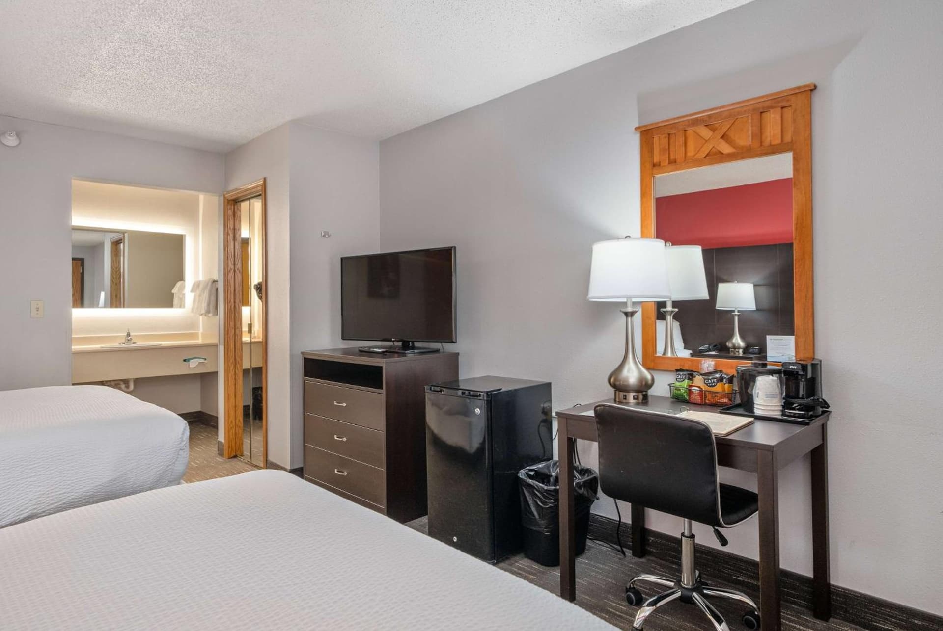 Ramada by Wyndham Sioux Falls Airport - Waterpark Resort & Event Center gallery photo in Sioux Falls, SD — image 152