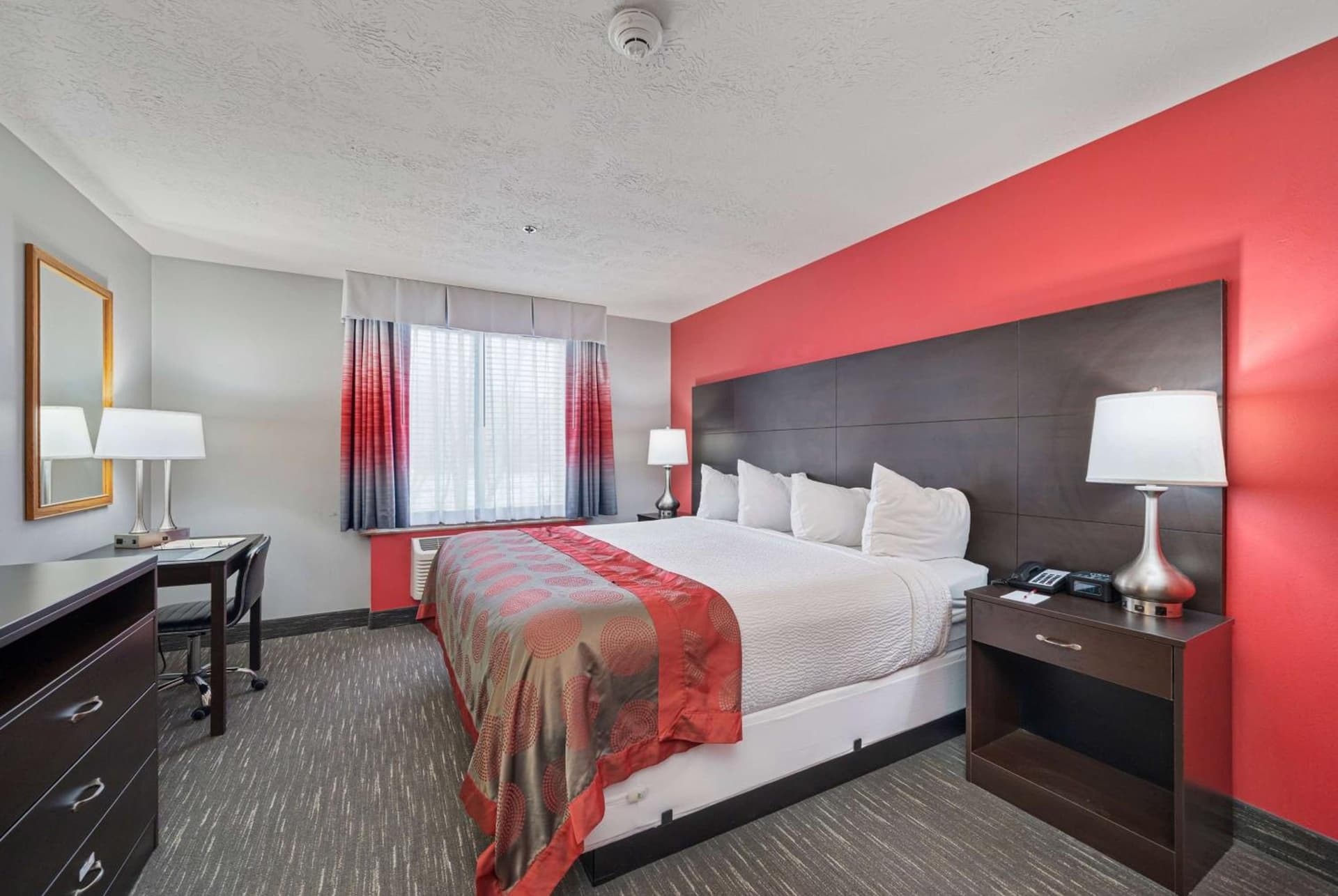 Ramada by Wyndham Sioux Falls Airport - Waterpark Resort & Event Center gallery photo in Sioux Falls, SD — image 24
