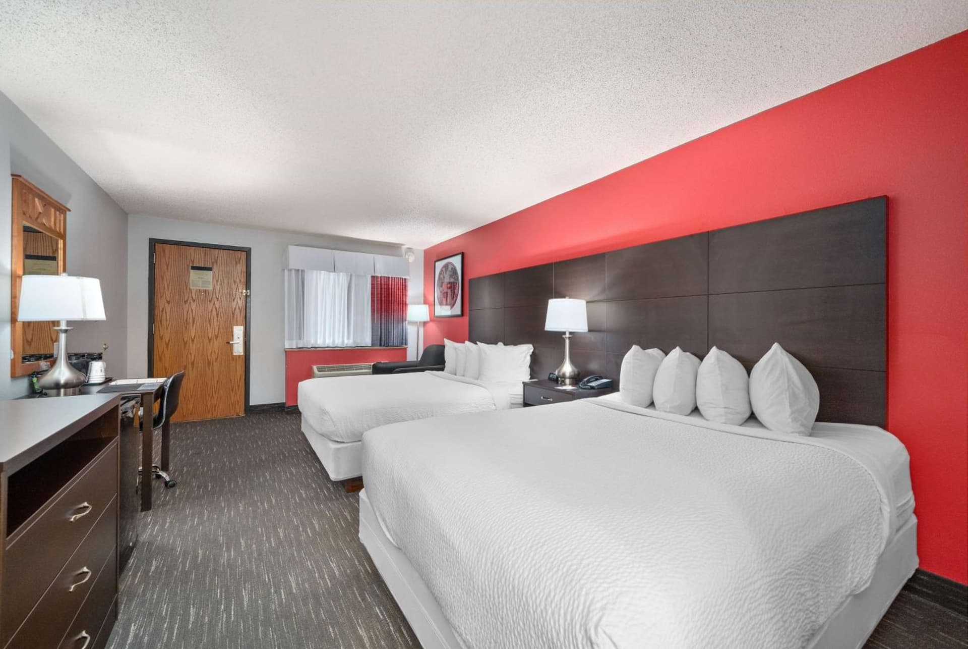 Ramada by Wyndham Sioux Falls Airport - Waterpark Resort & Event Center gallery photo in Sioux Falls, SD — image 124