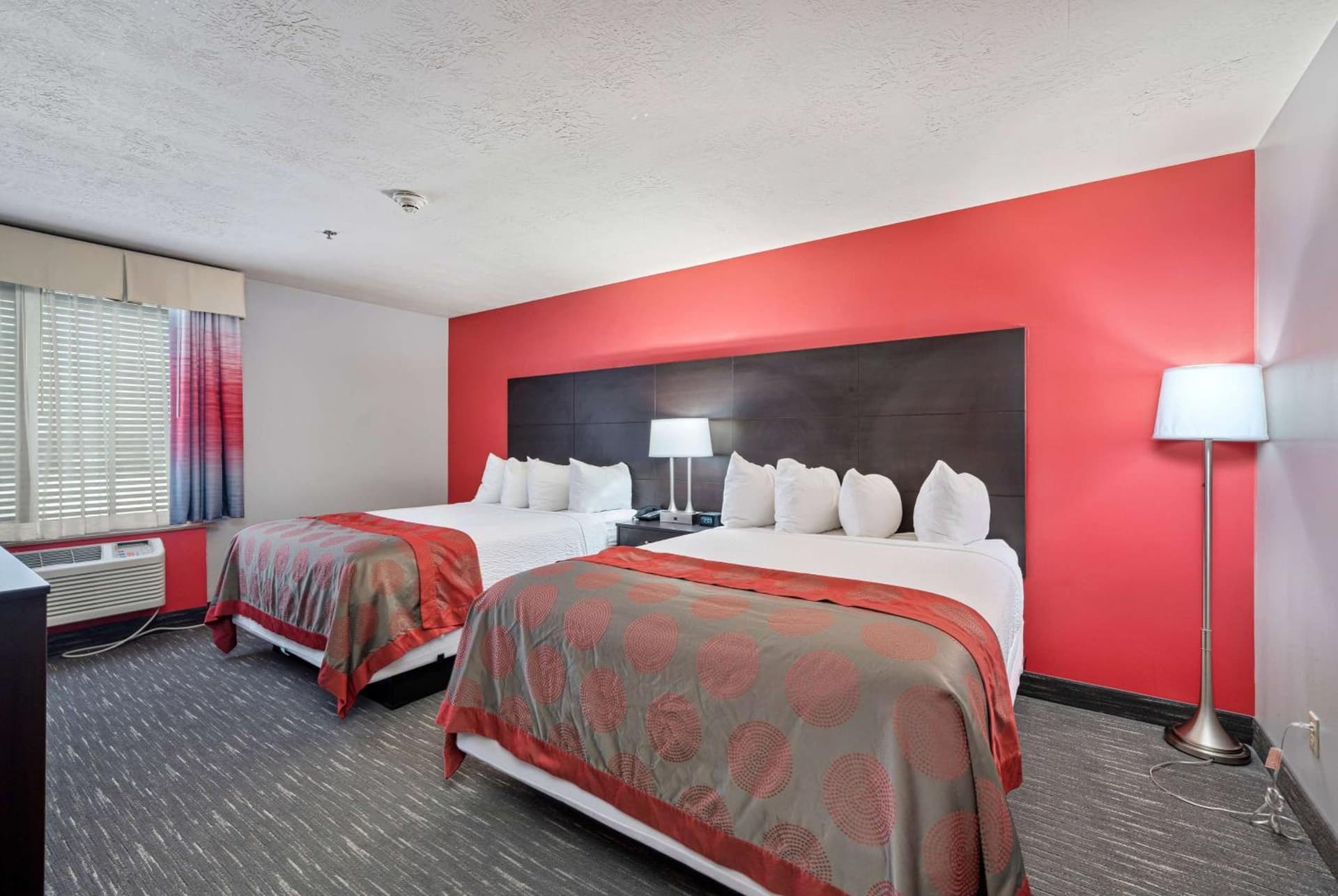 Ramada by Wyndham Sioux Falls Airport - Waterpark Resort & Event Center gallery photo in Sioux Falls, SD — image 87