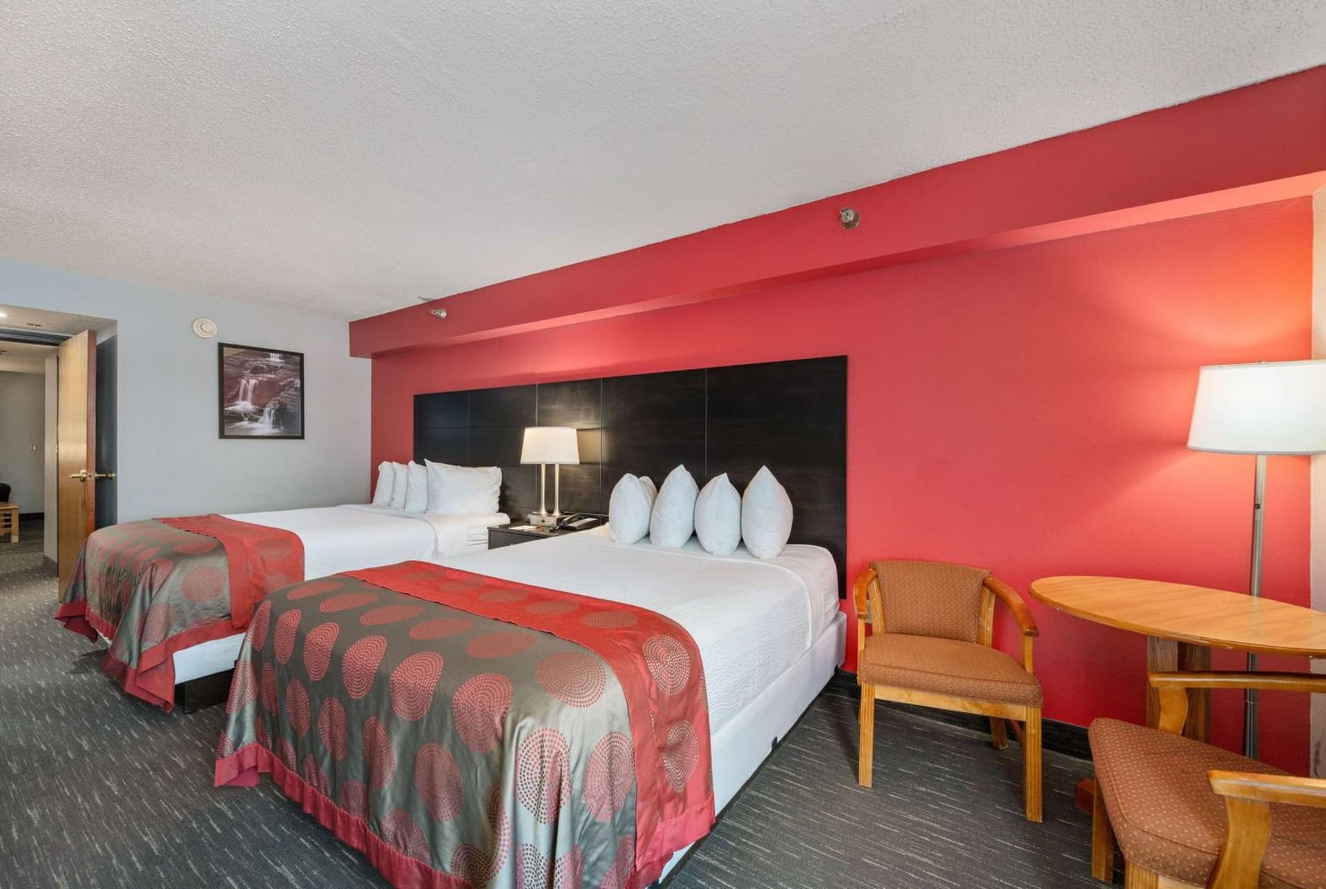 Ramada by Wyndham Sioux Falls Airport - Waterpark Resort & Event Center gallery photo in Sioux Falls, SD — image 104