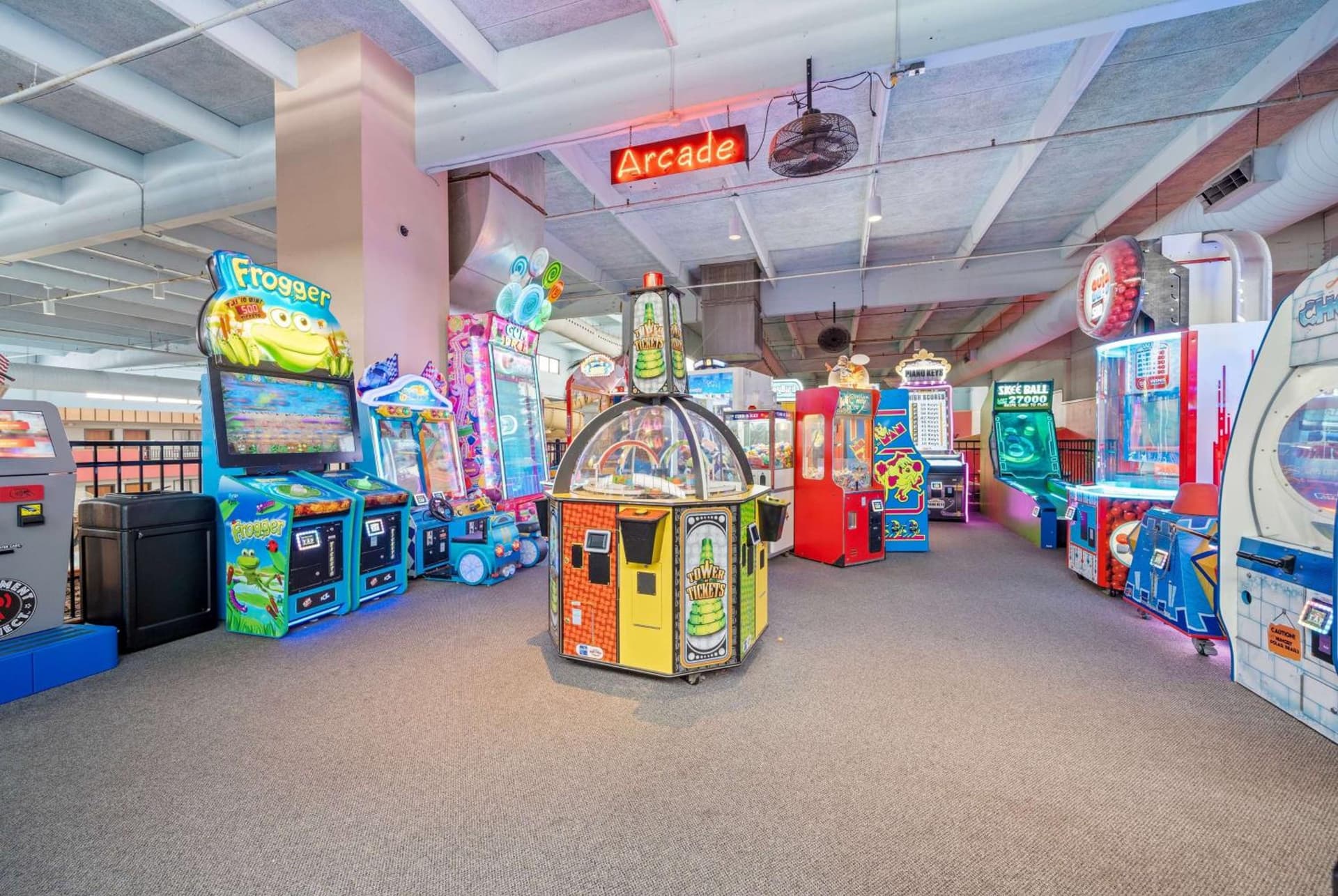Ramada by Wyndham Sioux Falls Airport - Waterpark Resort & Event Center gallery photo in Sioux Falls, SD — image 57