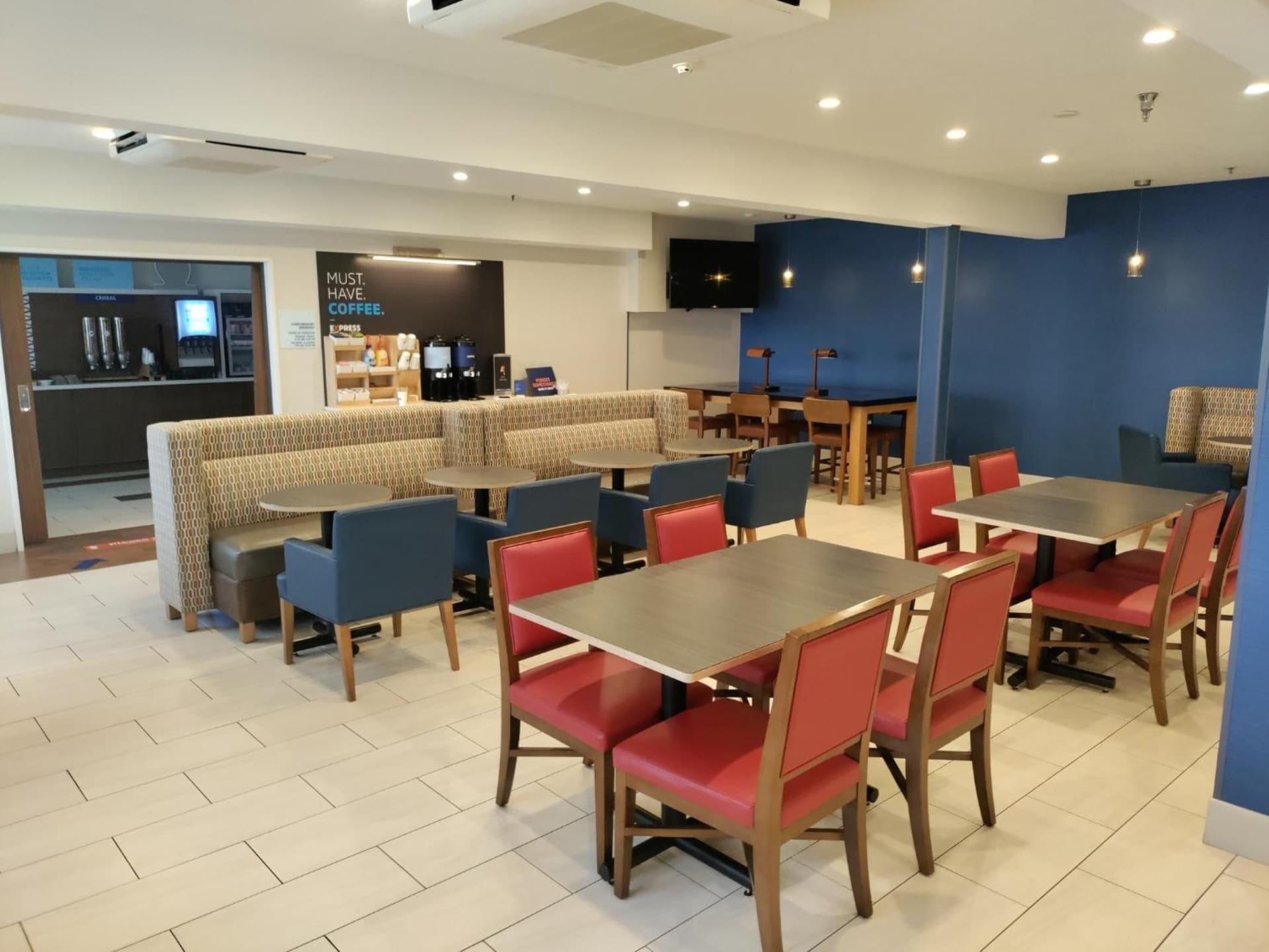 Holiday Inn Express Newberg - Wine Country by IHG gallery photo in Newberg, OR — image 21