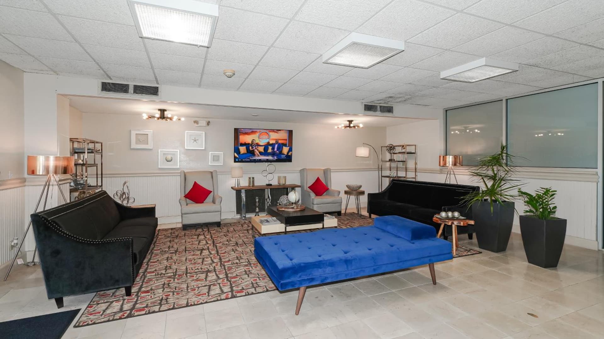 All-New, Ground-Floor, Huge Pool, Tiki Bar & Grill property views in Sarasota, FL — gallery photo 3