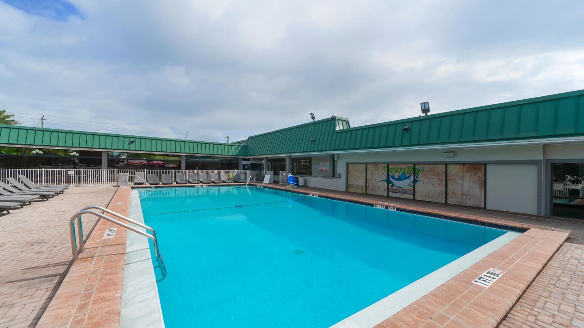 All-New, Ground-Floor, Huge Pool, Tiki Bar & Grill interior in Sarasota, FL — gallery photo 2