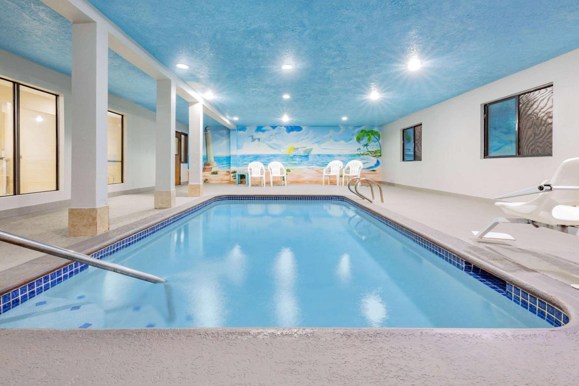 Super 8 by Wyndham League City Kemah Area gallery photo in League City, TX — image 21
