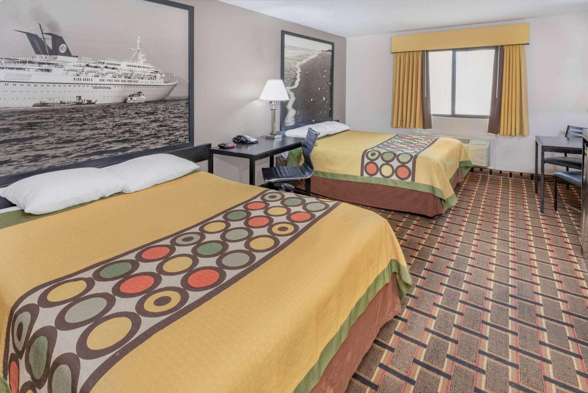 Super 8 by Wyndham League City Kemah Area interior in League City, TX — gallery photo 2