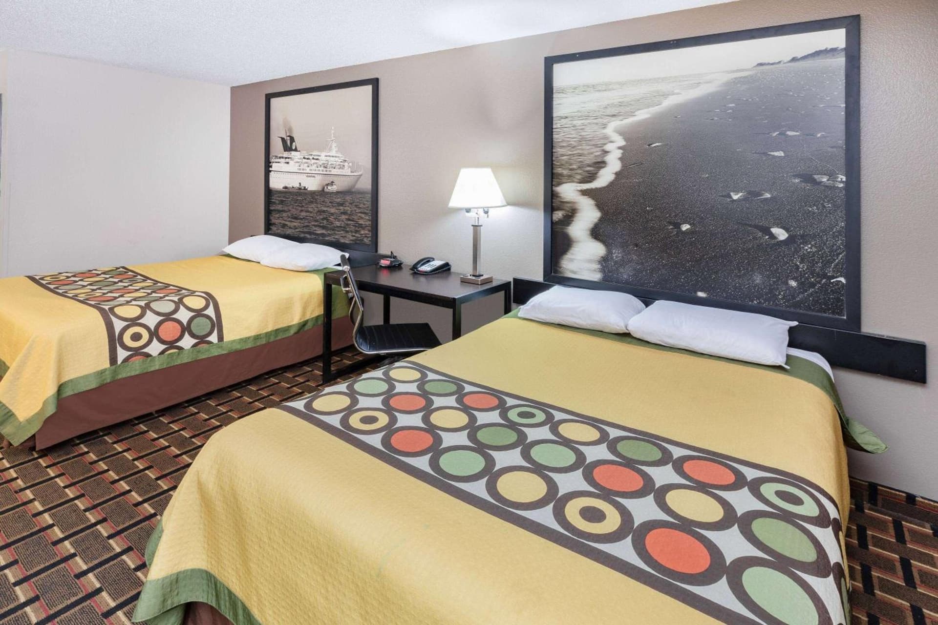 Super 8 by Wyndham League City Kemah Area property views in League City, TX — gallery photo 3