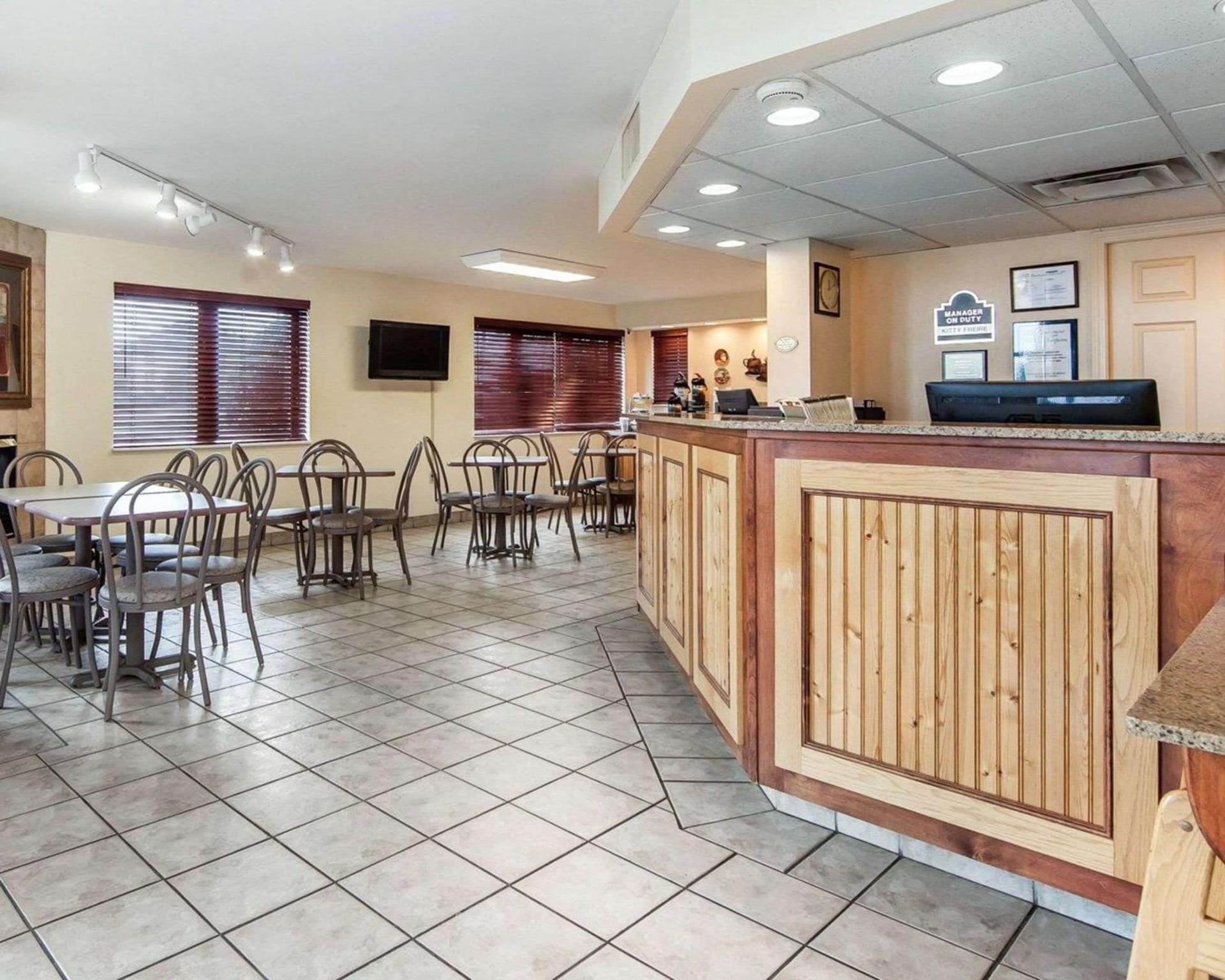 Quality Inn & Suites at Dollywood Lane interior in Pigeon Forge, TN — gallery photo 2