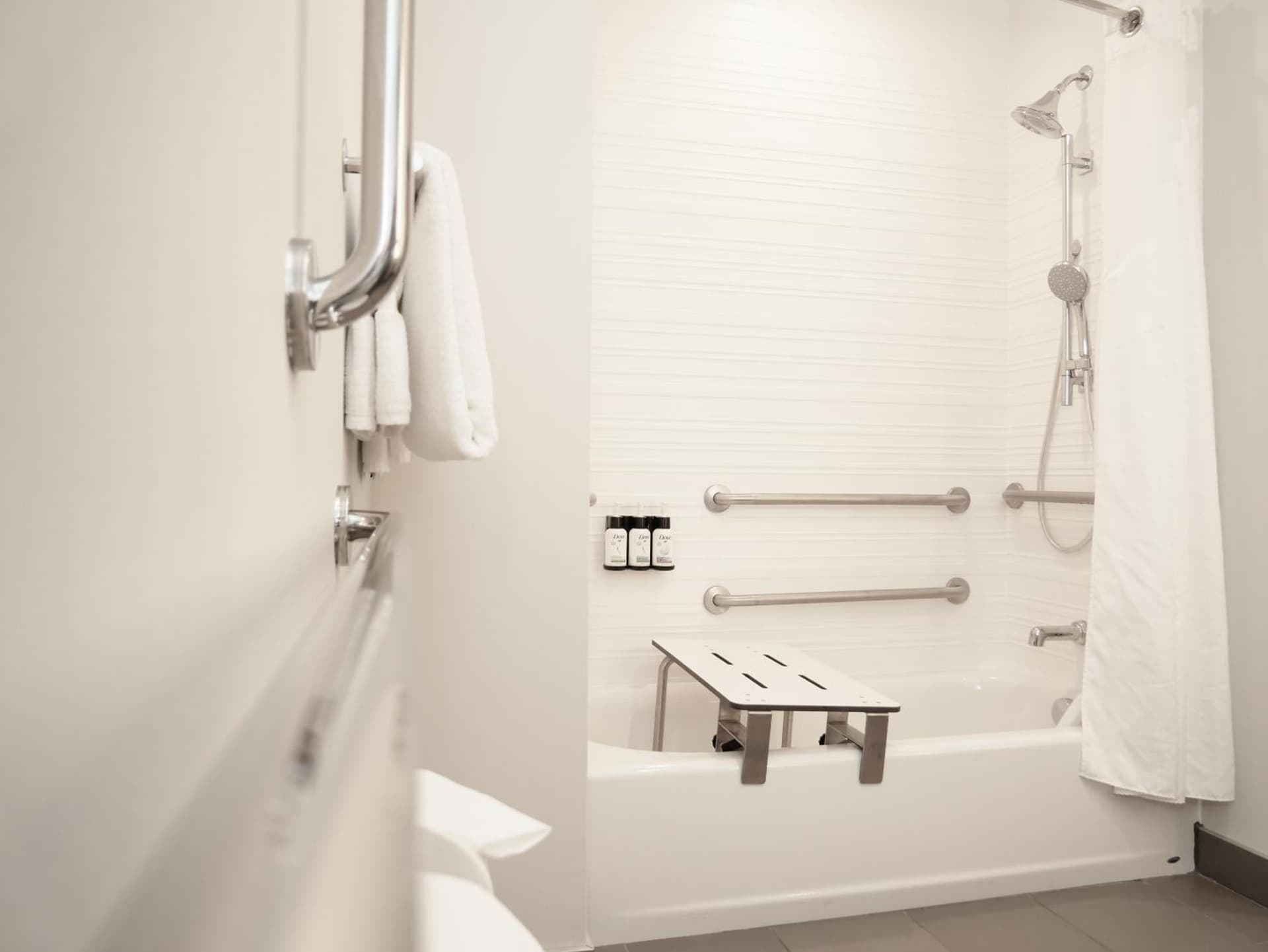 avid hotels - Lancaster by IHG gallery photo in Lancaster, PA — image 20
