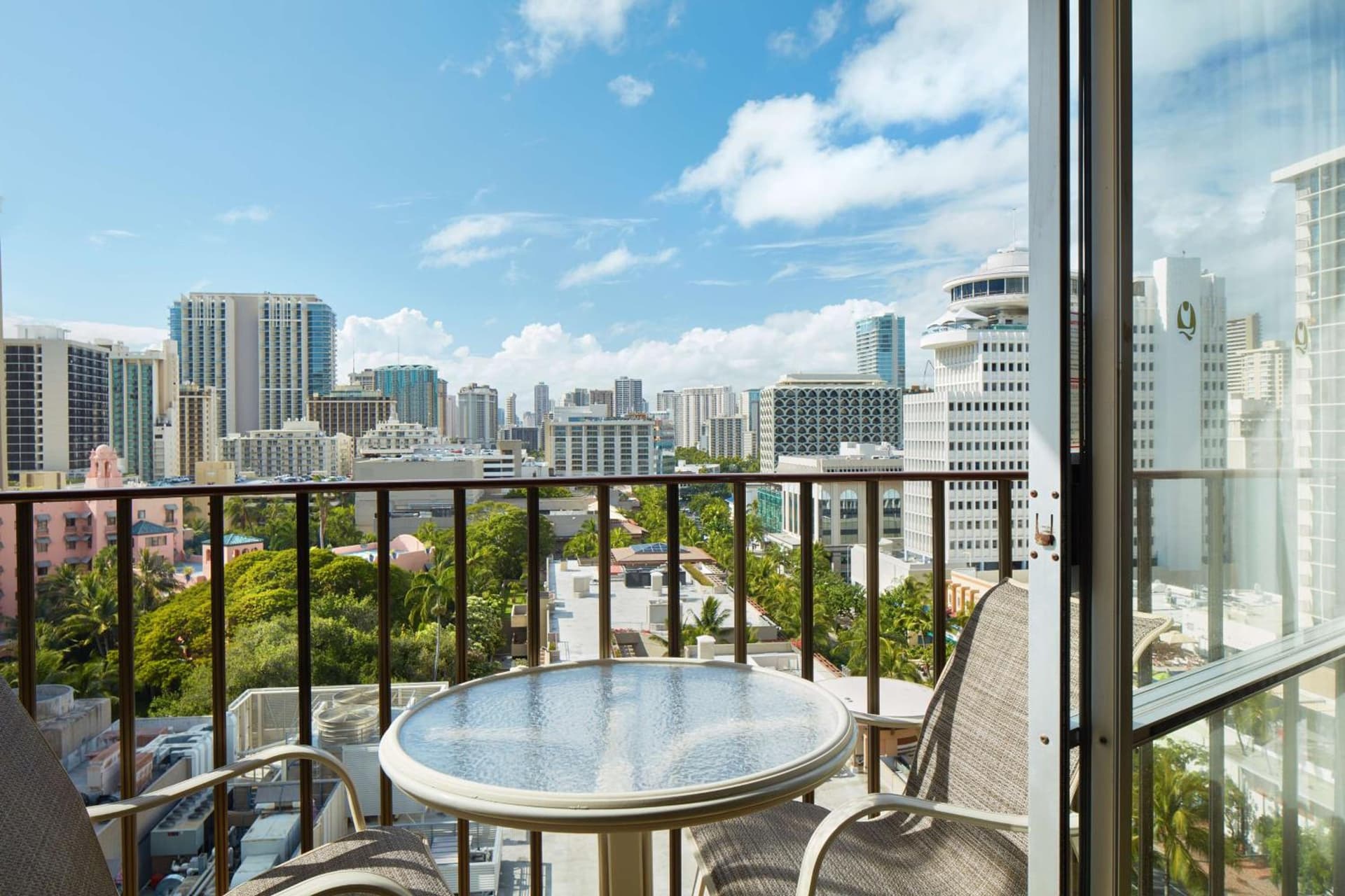 OUTRIGGER Waikiki Beach Resort gallery photo in Honolulu, HI — image 4