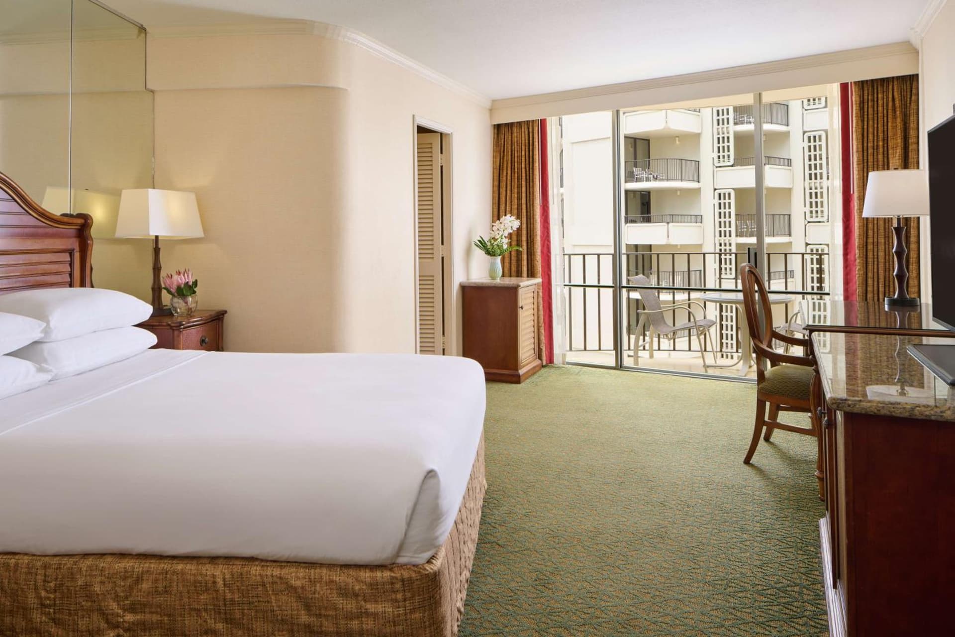 OUTRIGGER Waikiki Beach Resort gallery photo in Honolulu, HI — image 48