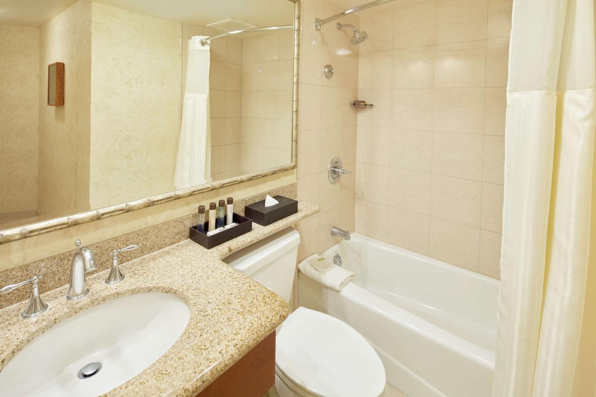 OUTRIGGER Waikiki Beach Resort gallery photo in Honolulu, HI — image 127