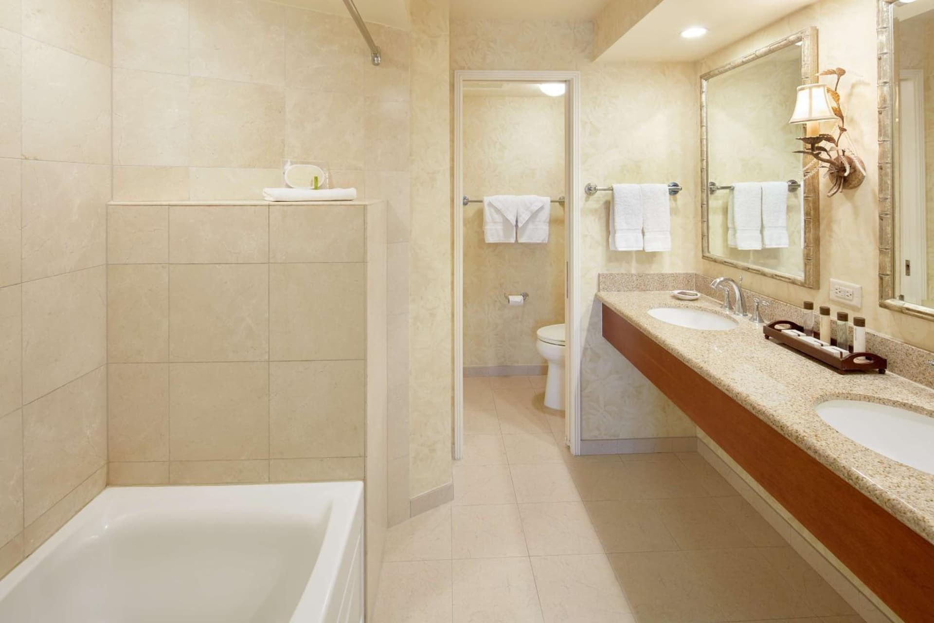 OUTRIGGER Waikiki Beach Resort gallery photo in Honolulu, HI — image 28