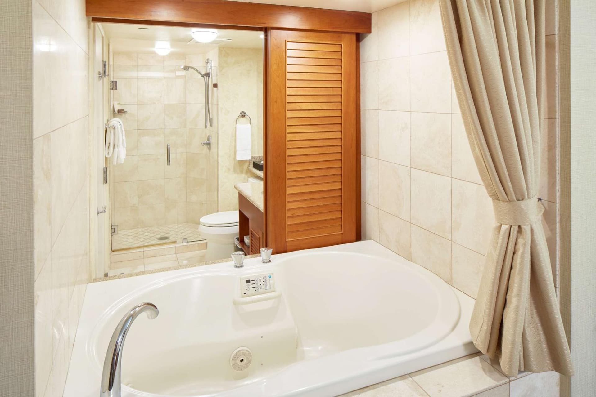OUTRIGGER Waikiki Beach Resort gallery photo in Honolulu, HI — image 5