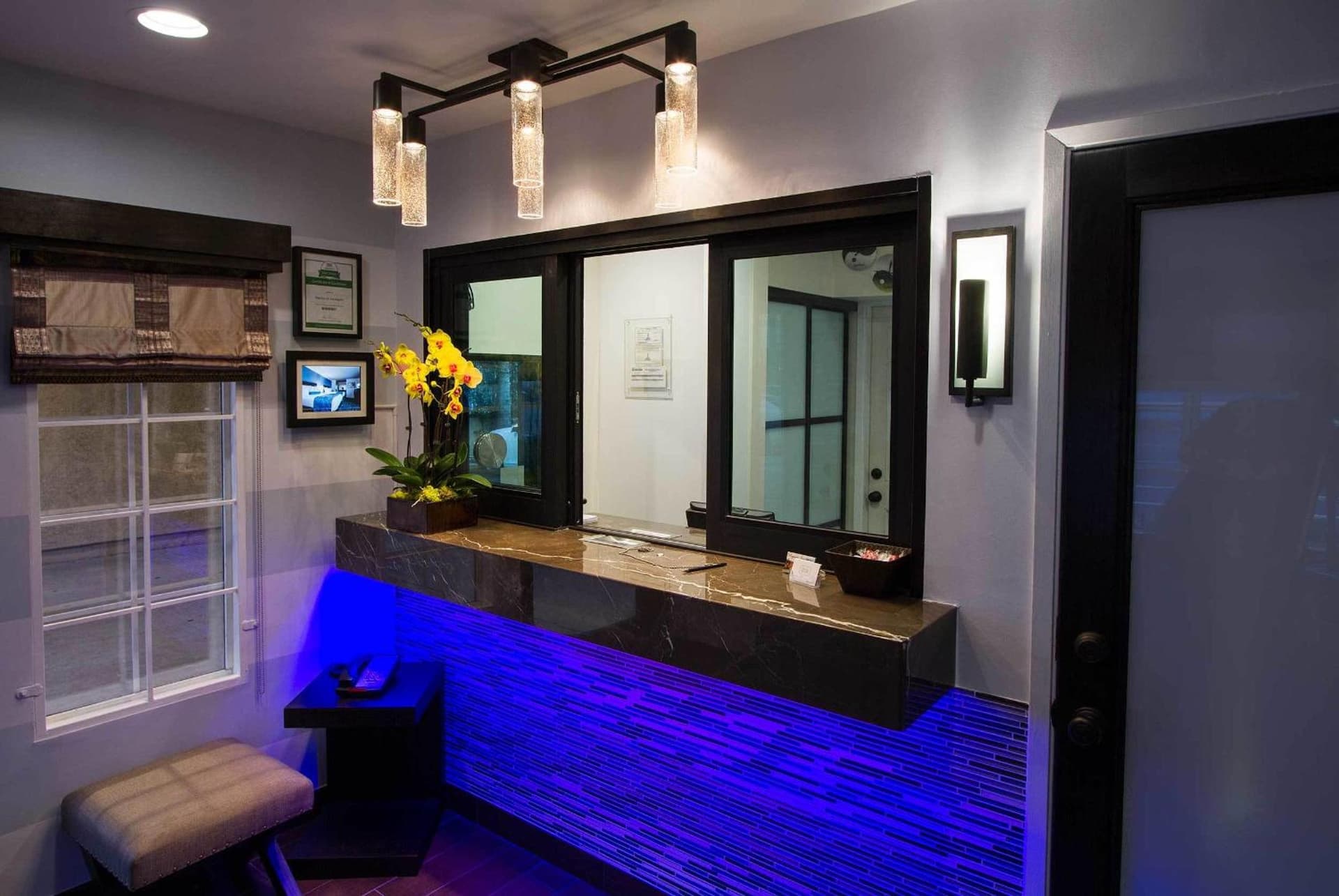 Regency Inn in Los Angeles interior in Los Angeles, CA — gallery photo 2