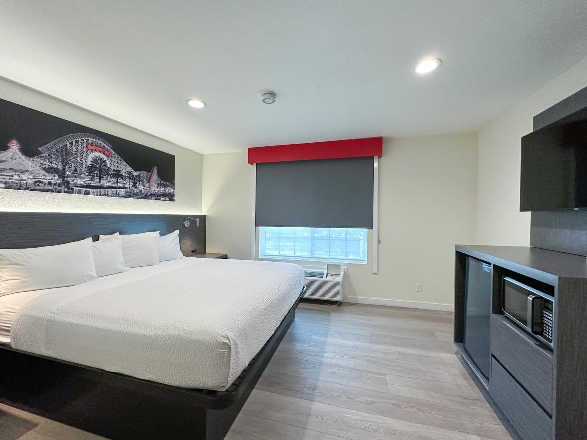 Ramada by Wyndham Anaheim Convention Center gallery photo in Anaheim, CA — image 77