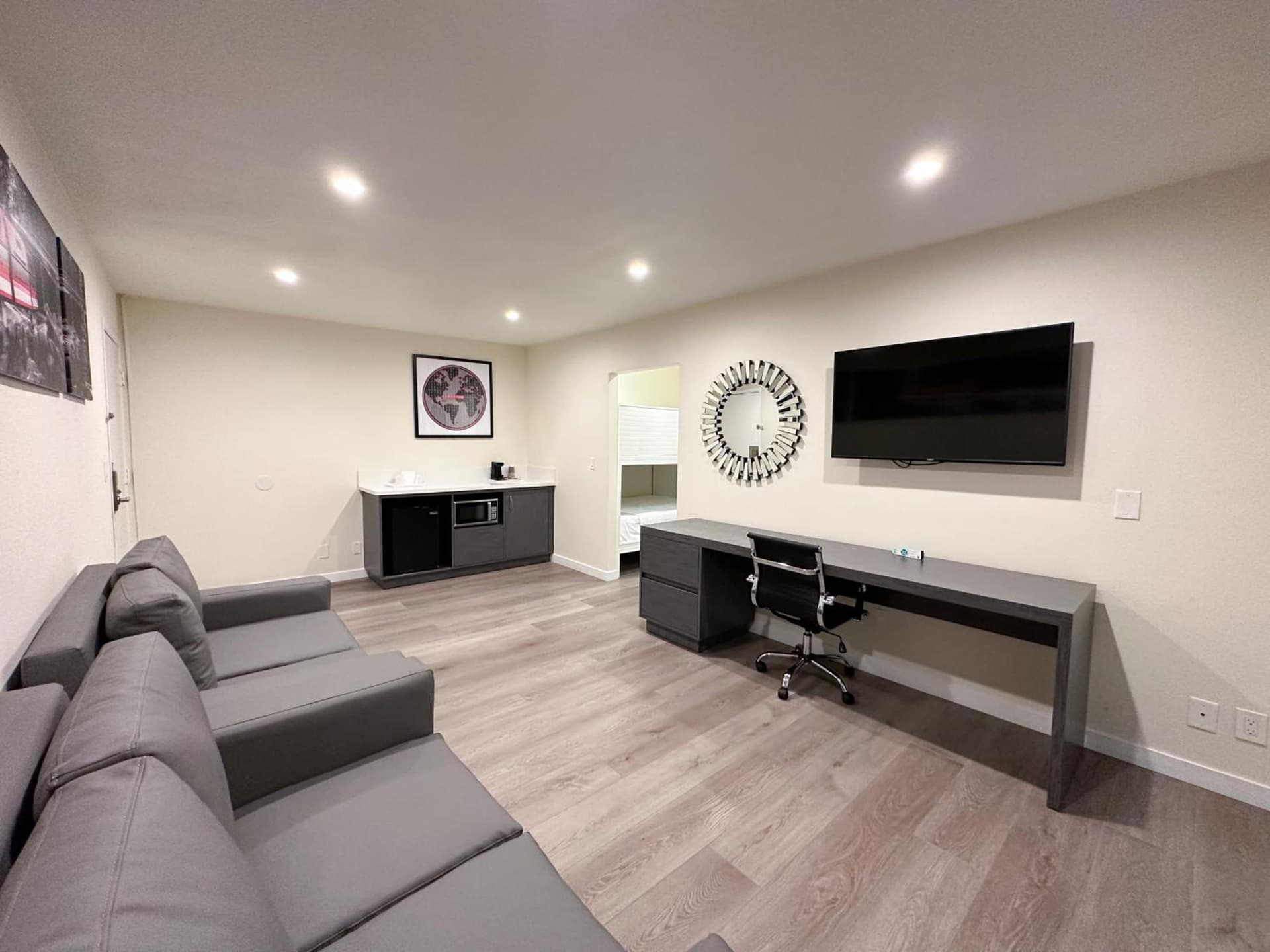 Ramada by Wyndham Anaheim Convention Center gallery photo in Anaheim, CA — image 35