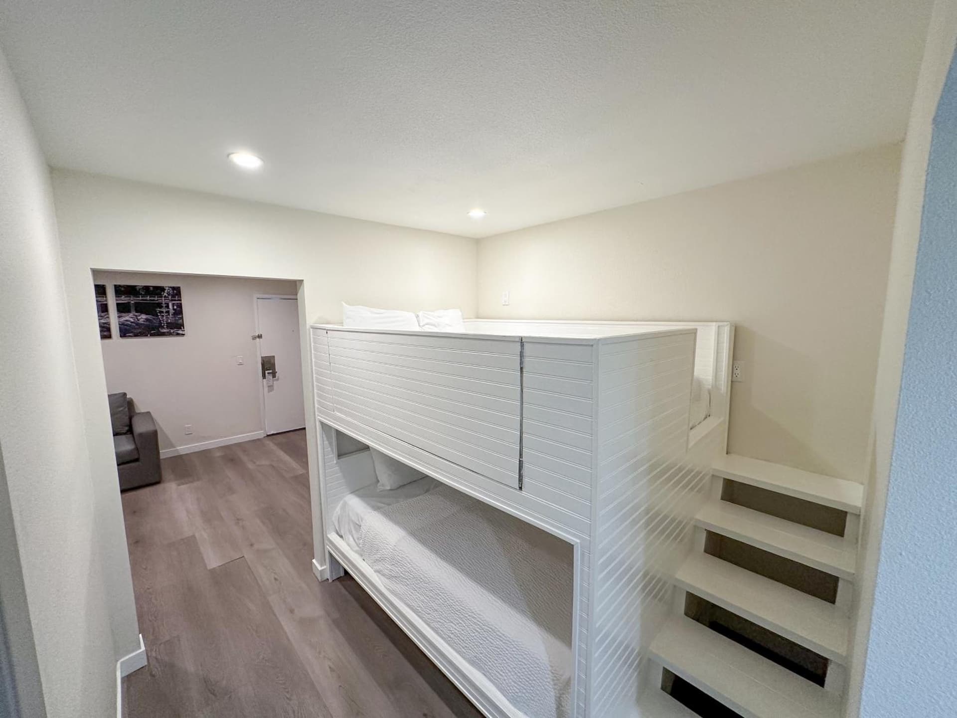Ramada by Wyndham Anaheim Convention Center gallery photo in Anaheim, CA — image 51