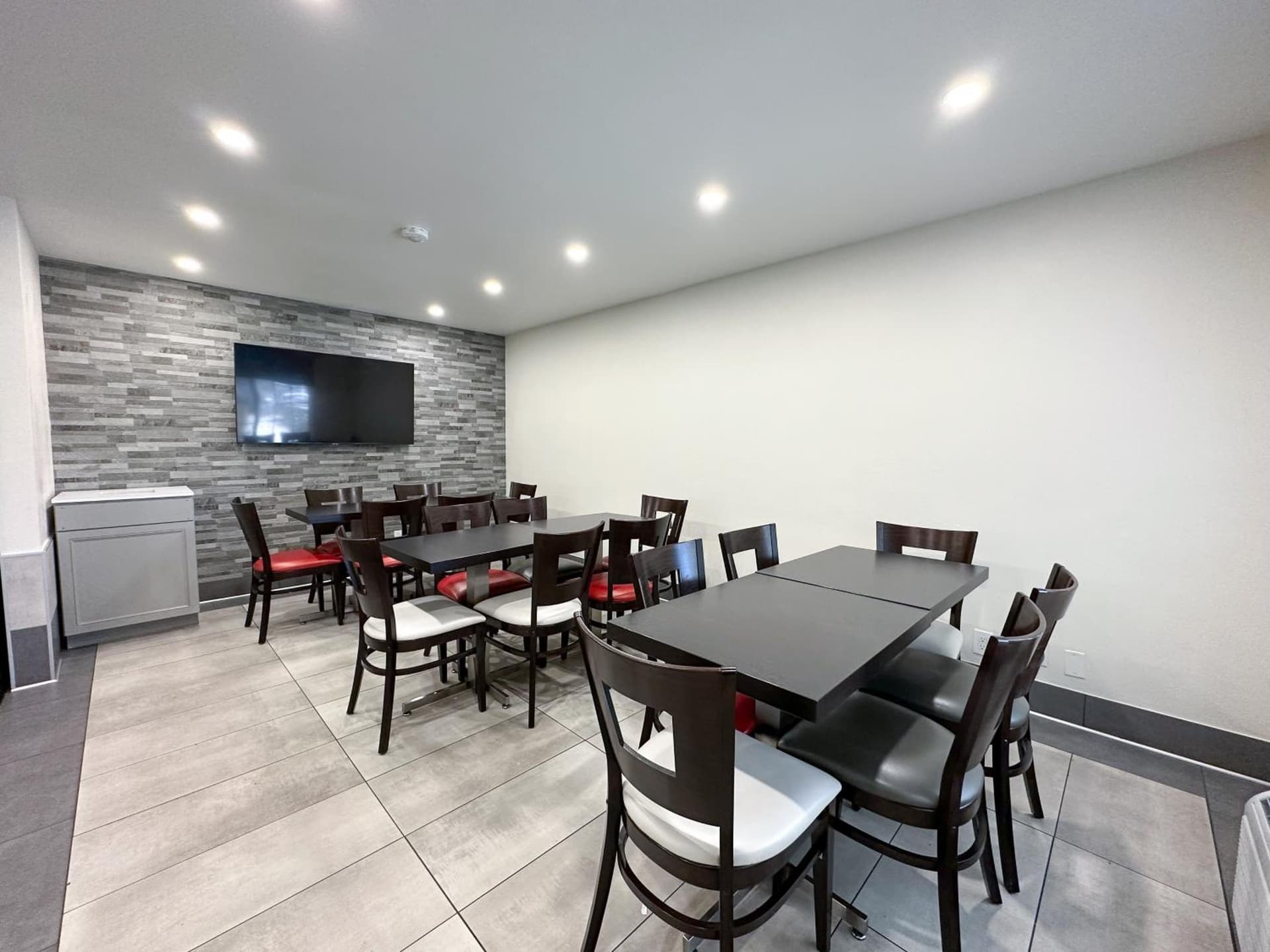 Ramada by Wyndham Anaheim Convention Center gallery photo in Anaheim, CA — image 27