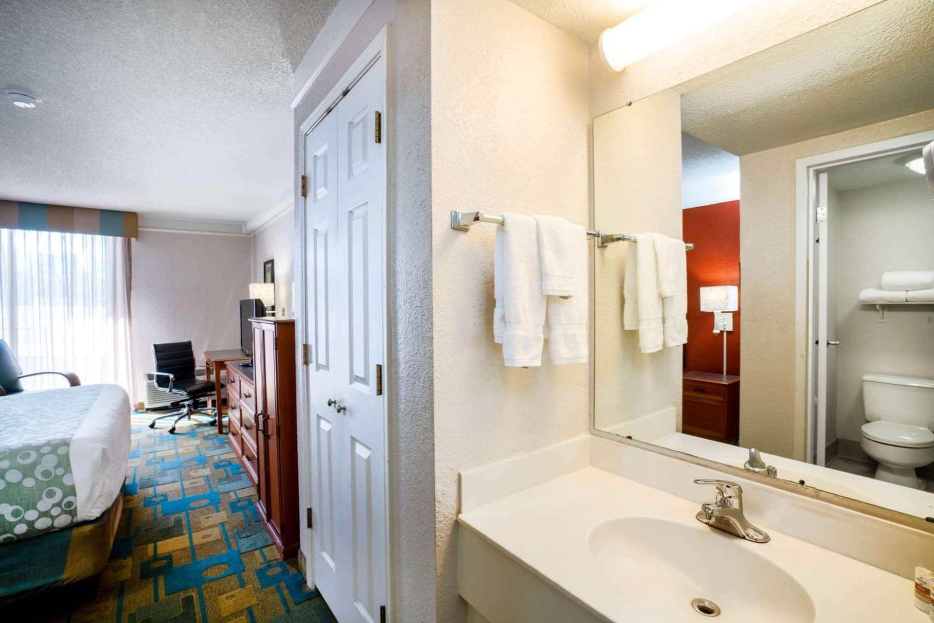 La Quinta by Wyndham Nashville Airport/Opryland gallery photo in Nashville, TN — image 4
