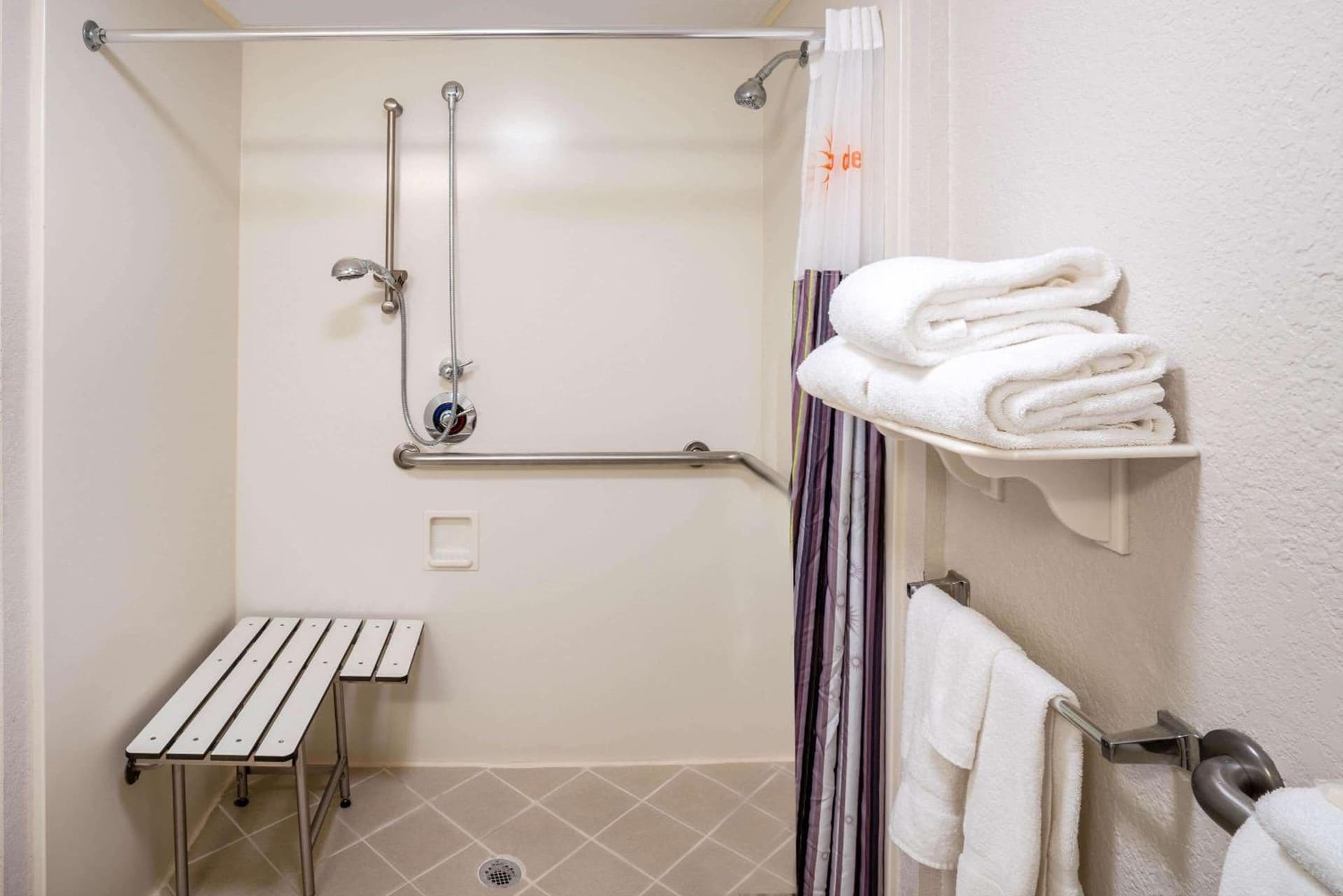 La Quinta by Wyndham Nashville Airport/Opryland gallery photo in Nashville, TN — image 24