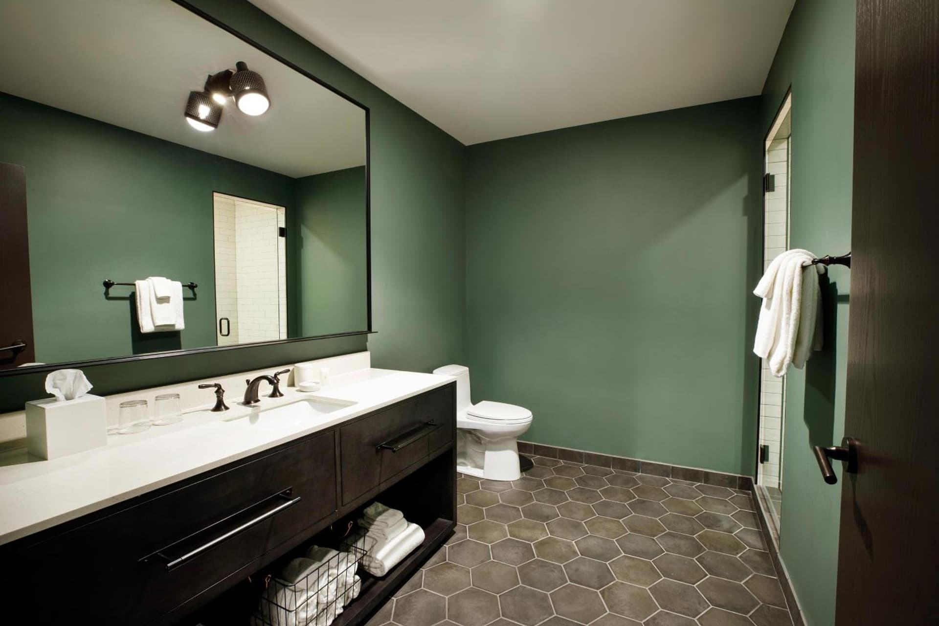 Cyrus Hotel, Topeka, a Tribute Portfolio Hotel gallery photo in Topeka, KS — image 8
