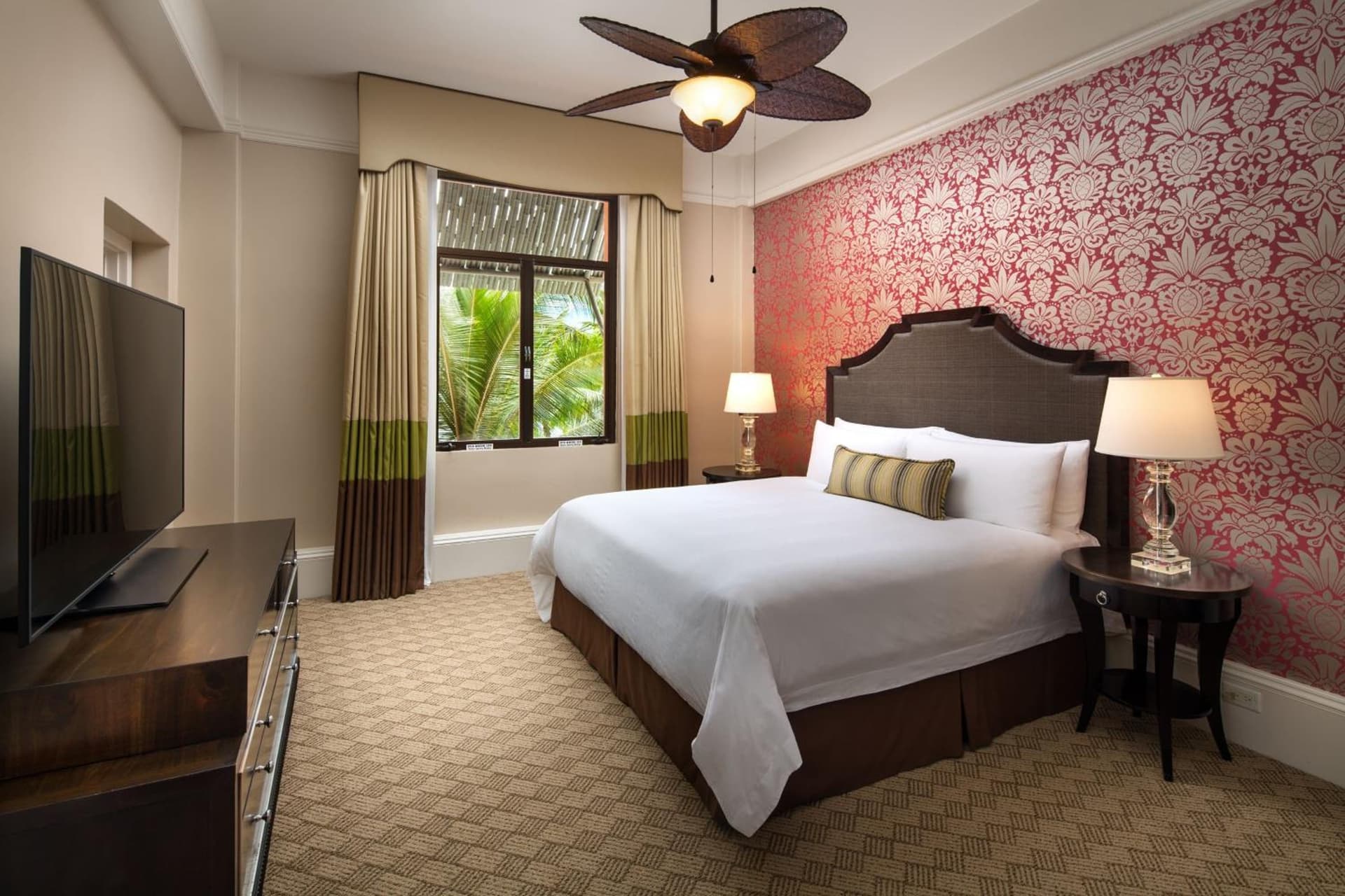 The Royal Hawaiian, A Luxury Collection Resort, Waikiki gallery photo in Honolulu, HI — image 6