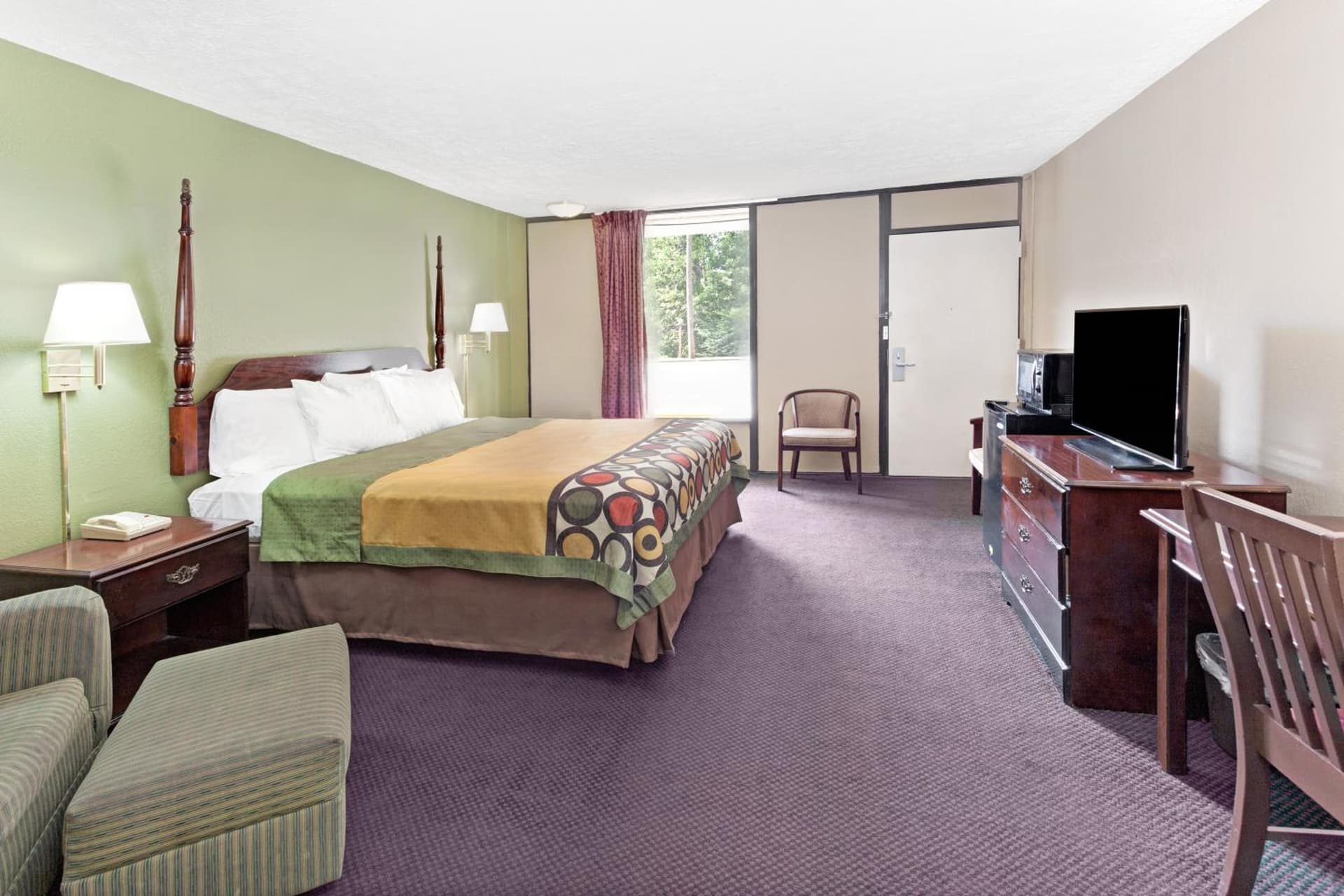 Super Inn & Suites Carrollton interior in Carrollton, GA — gallery photo 2