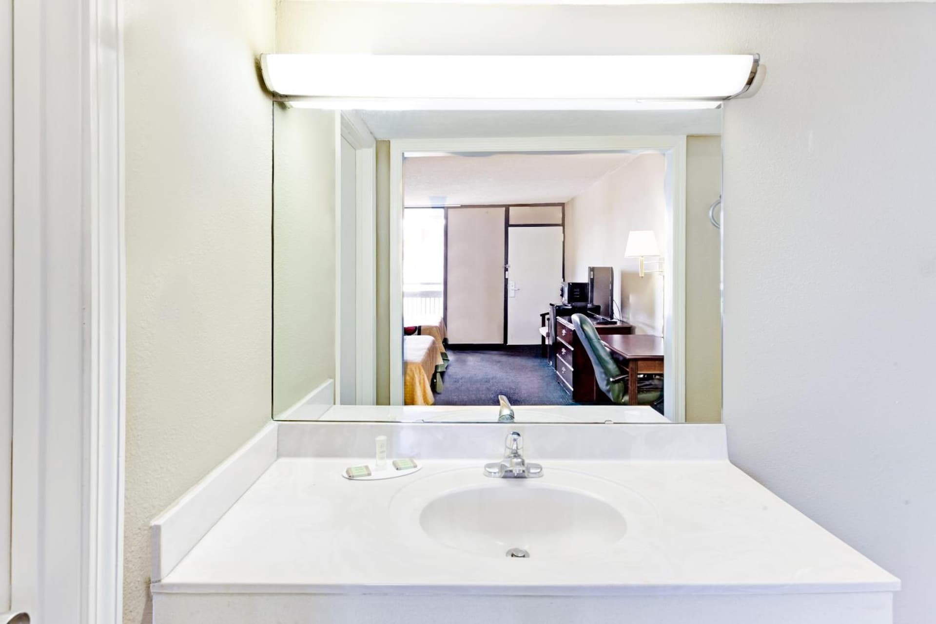 Super Inn & Suites Carrollton property views in Carrollton, GA — gallery photo 3