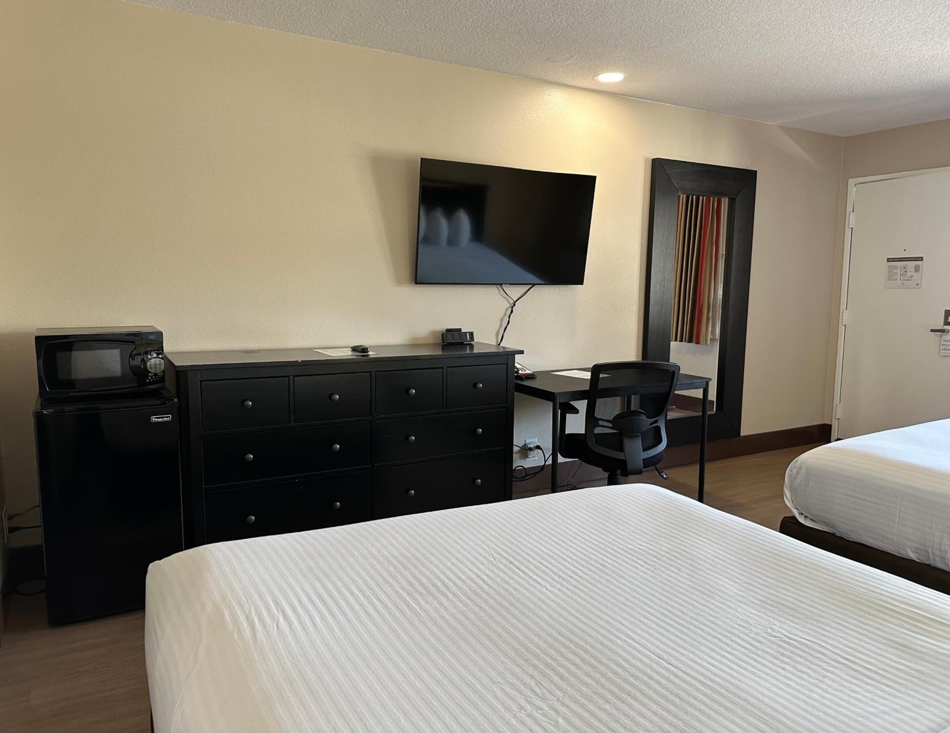 Stanford Inn & Suites Anaheim gallery photo in Anaheim, CA — image 27